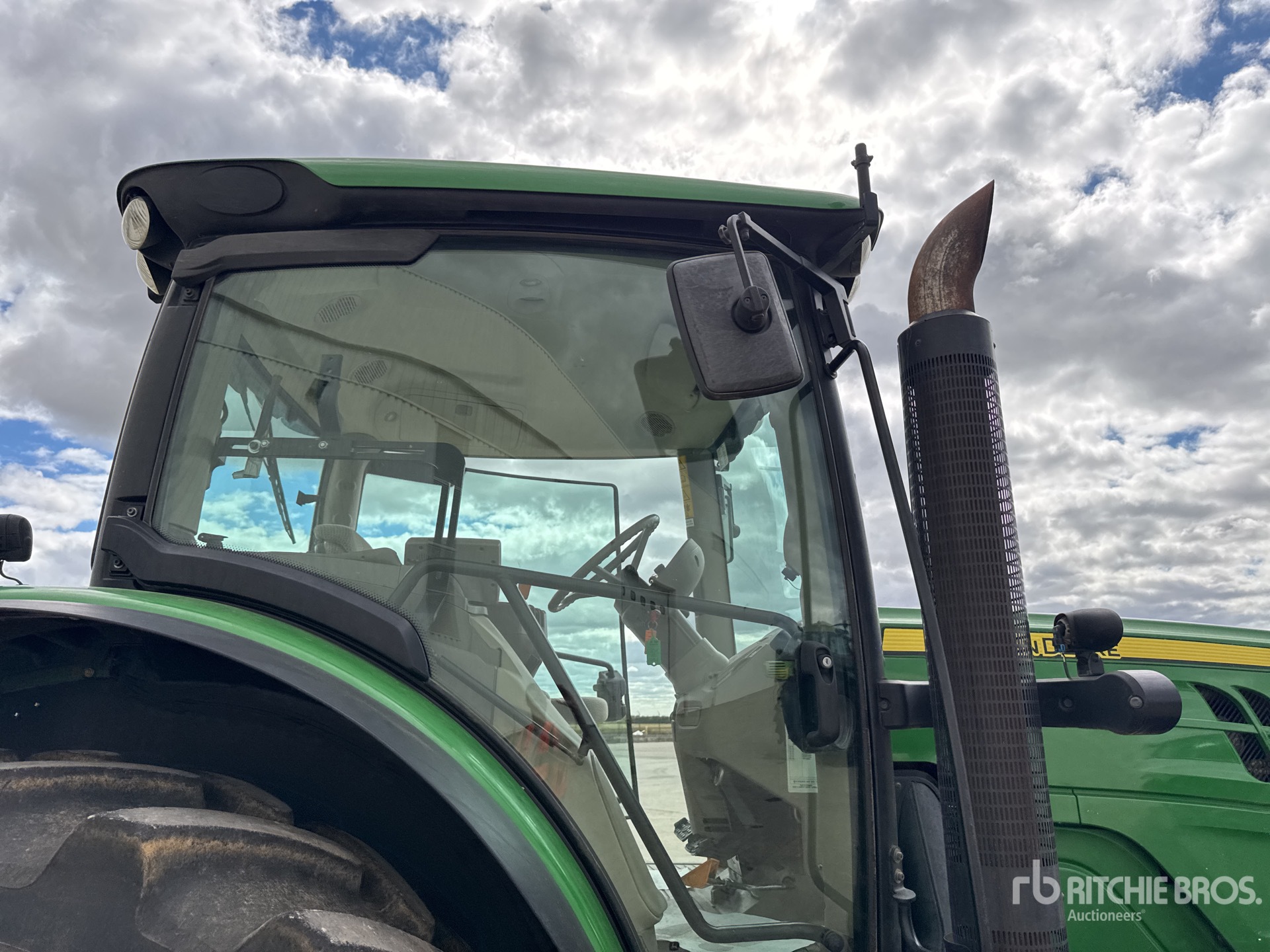 2015 John Deere 6150R