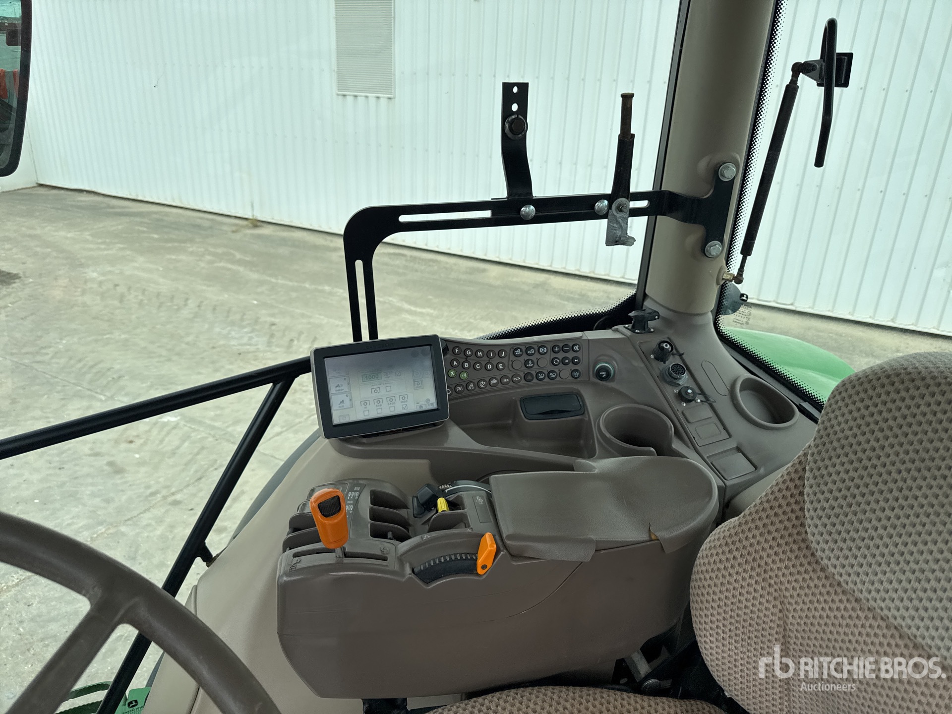 2015 John Deere 6150R