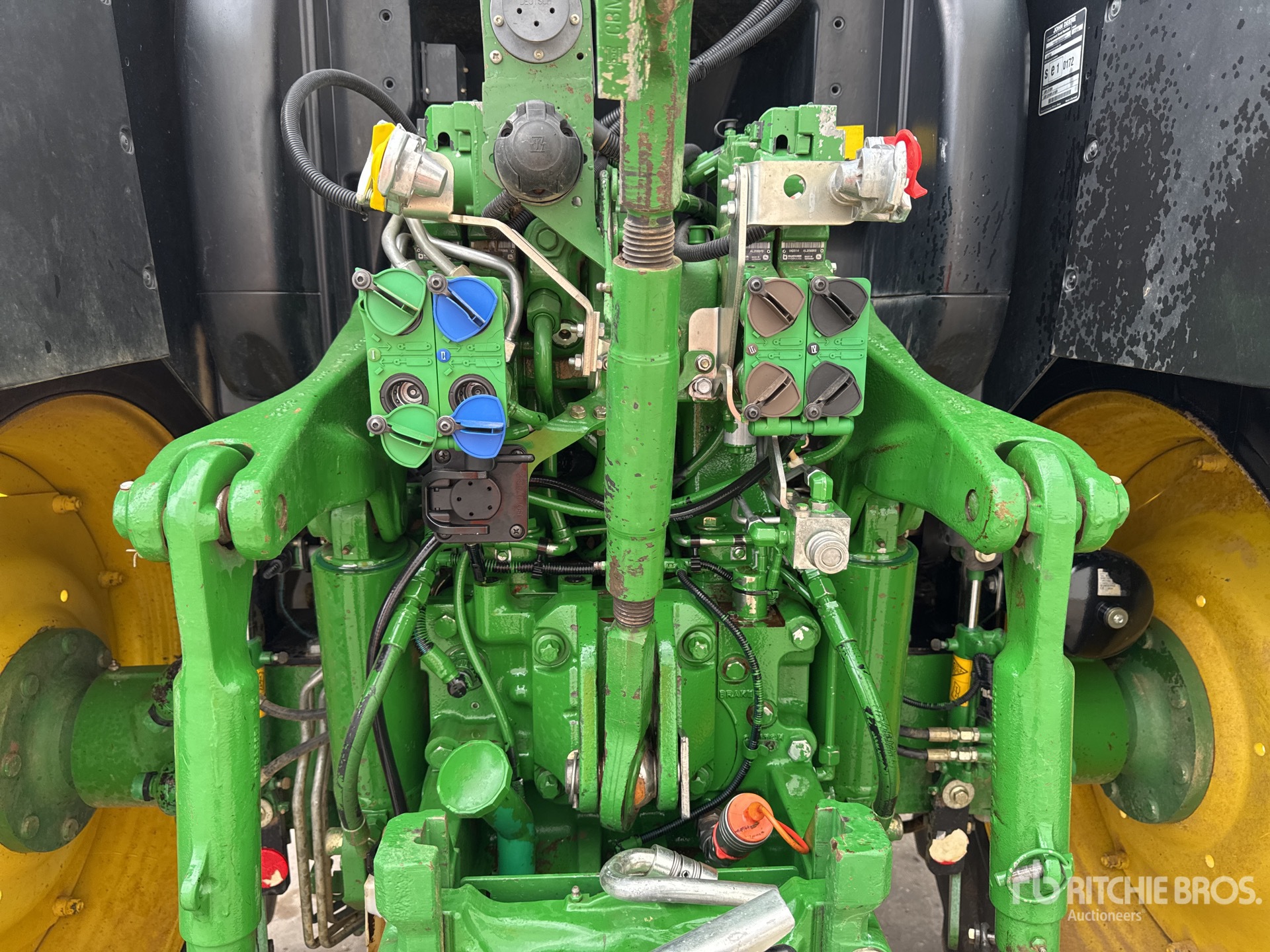 2015 John Deere 6150R