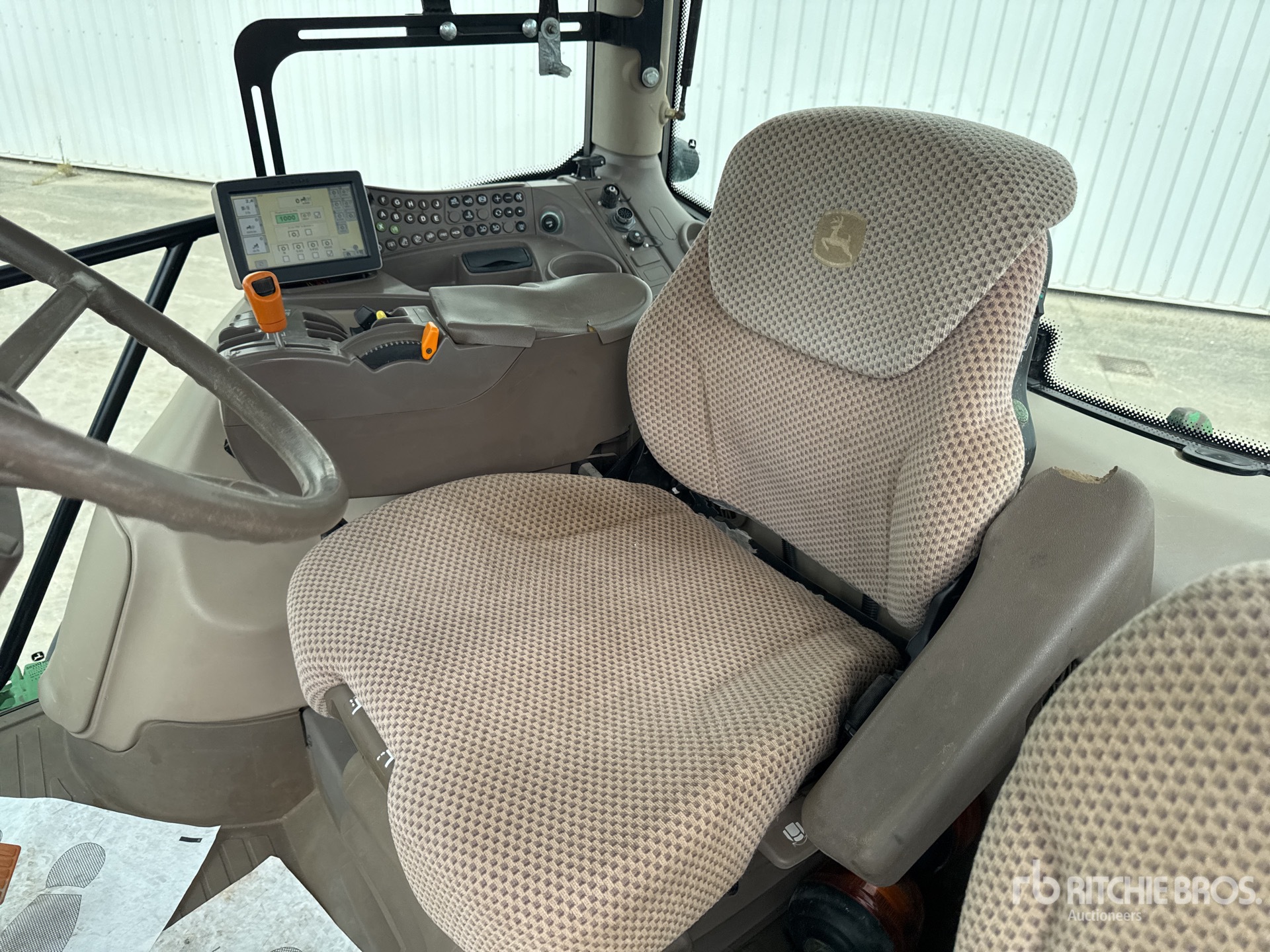 2015 John Deere 6150R