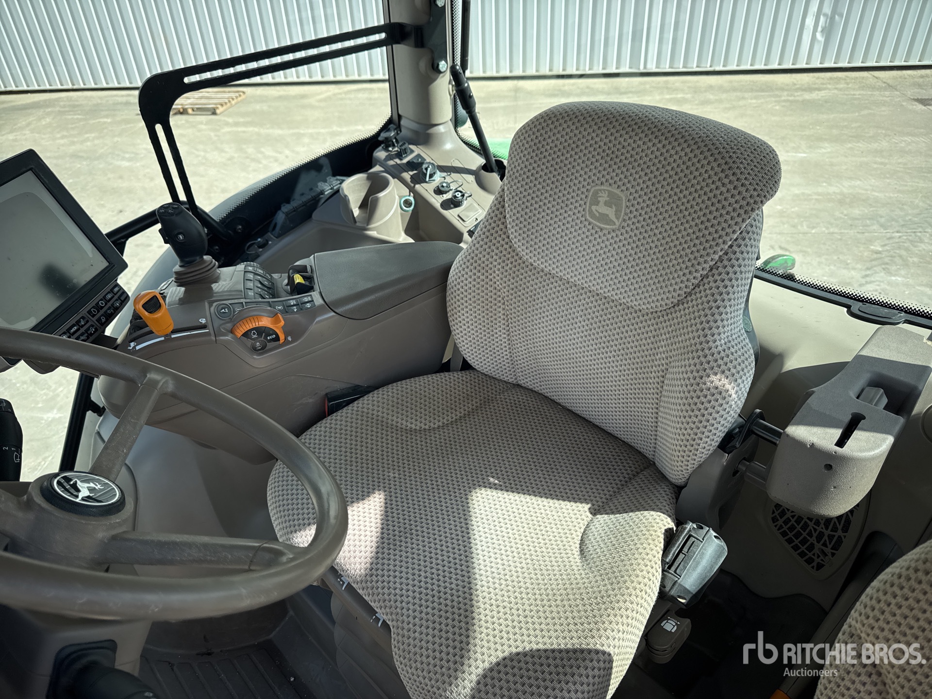 2016 John Deere 6195R