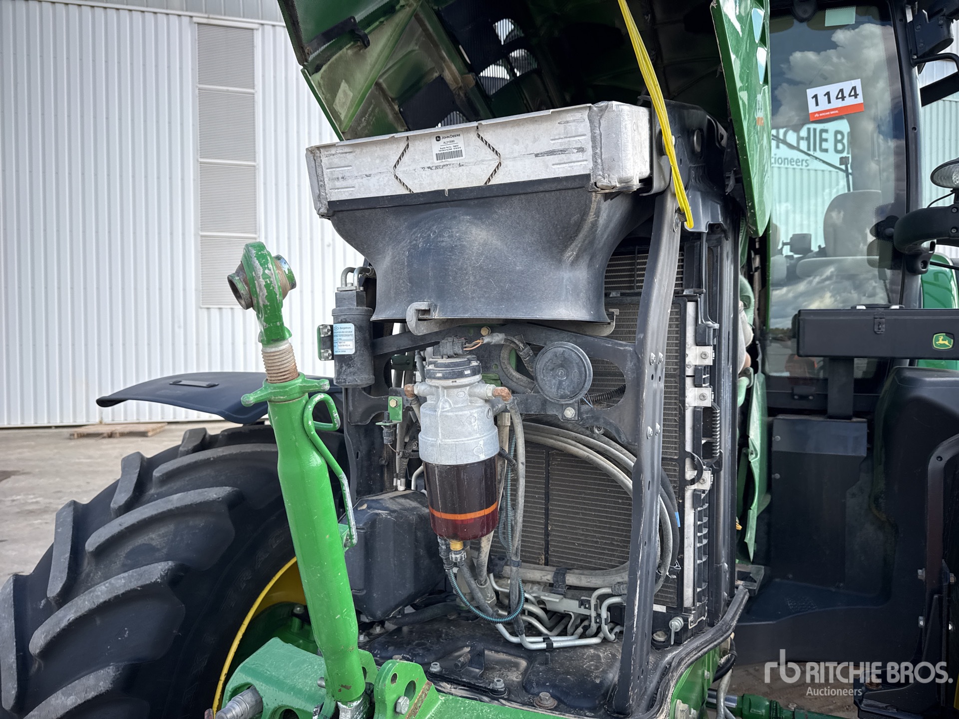 2016 John Deere 6195R