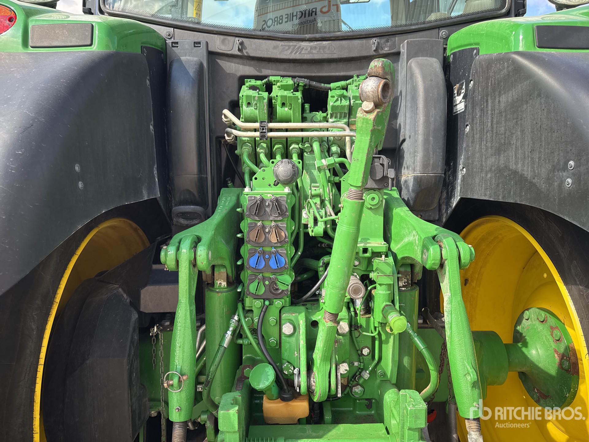 2016 John Deere 6195R