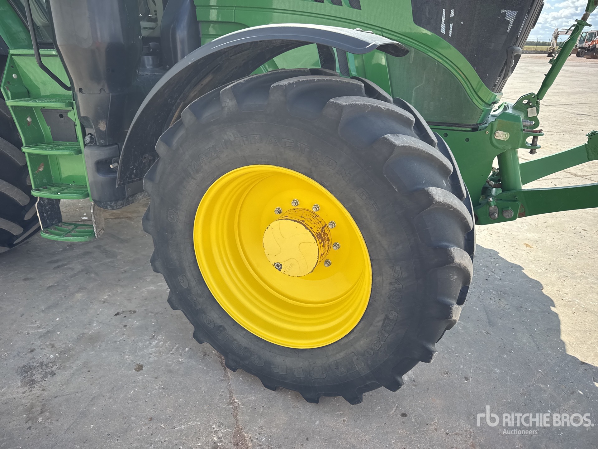 2016 John Deere 6195R