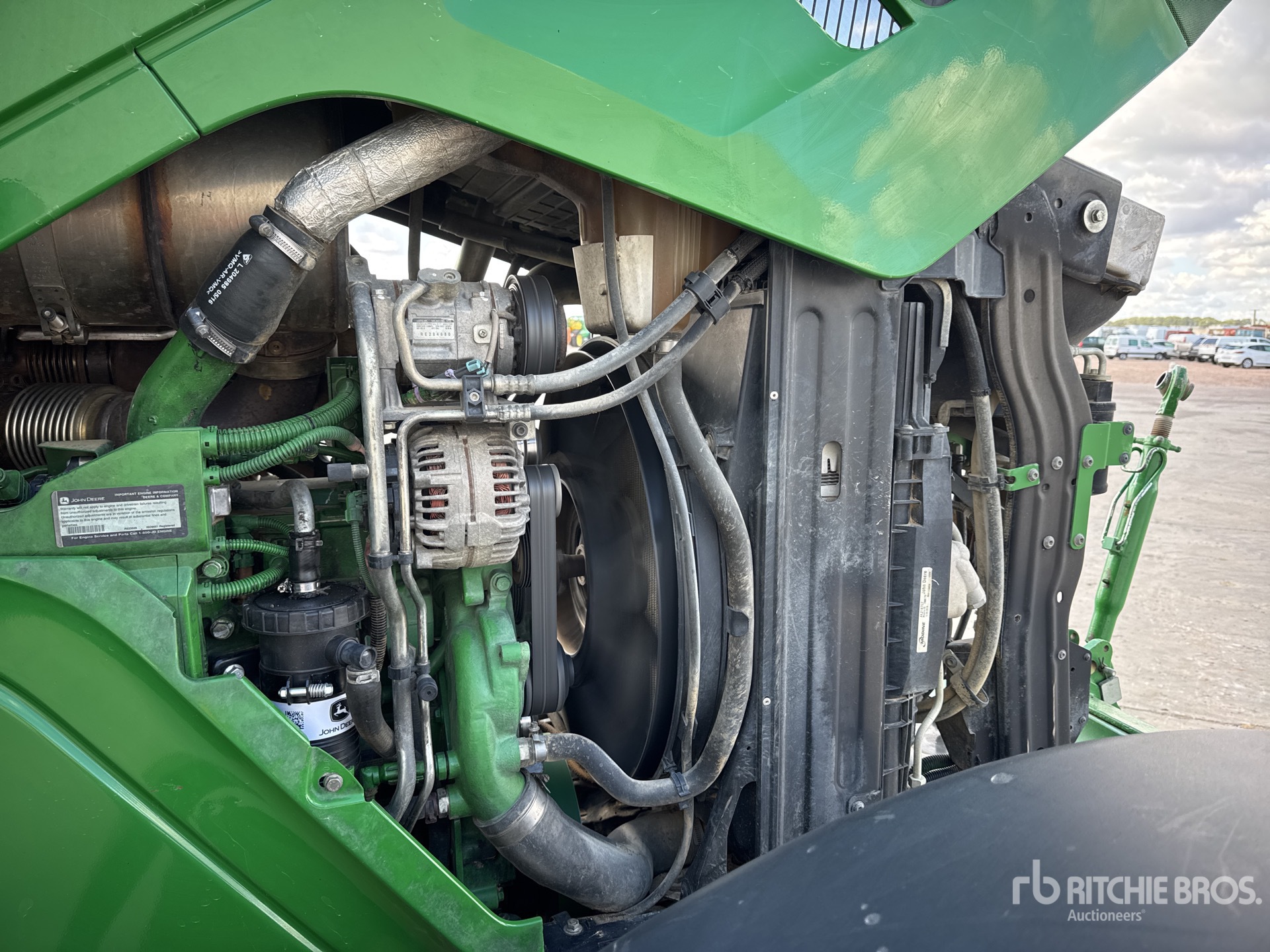 2016 John Deere 6195R