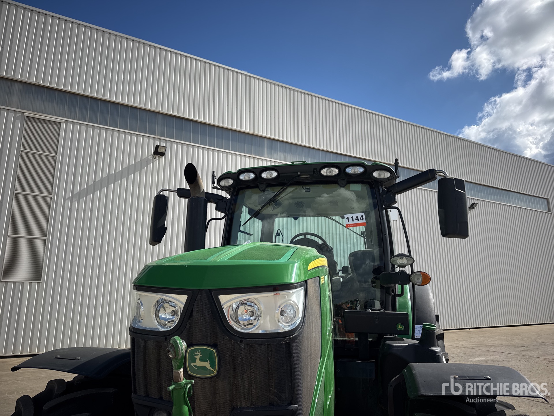 2016 John Deere 6195R