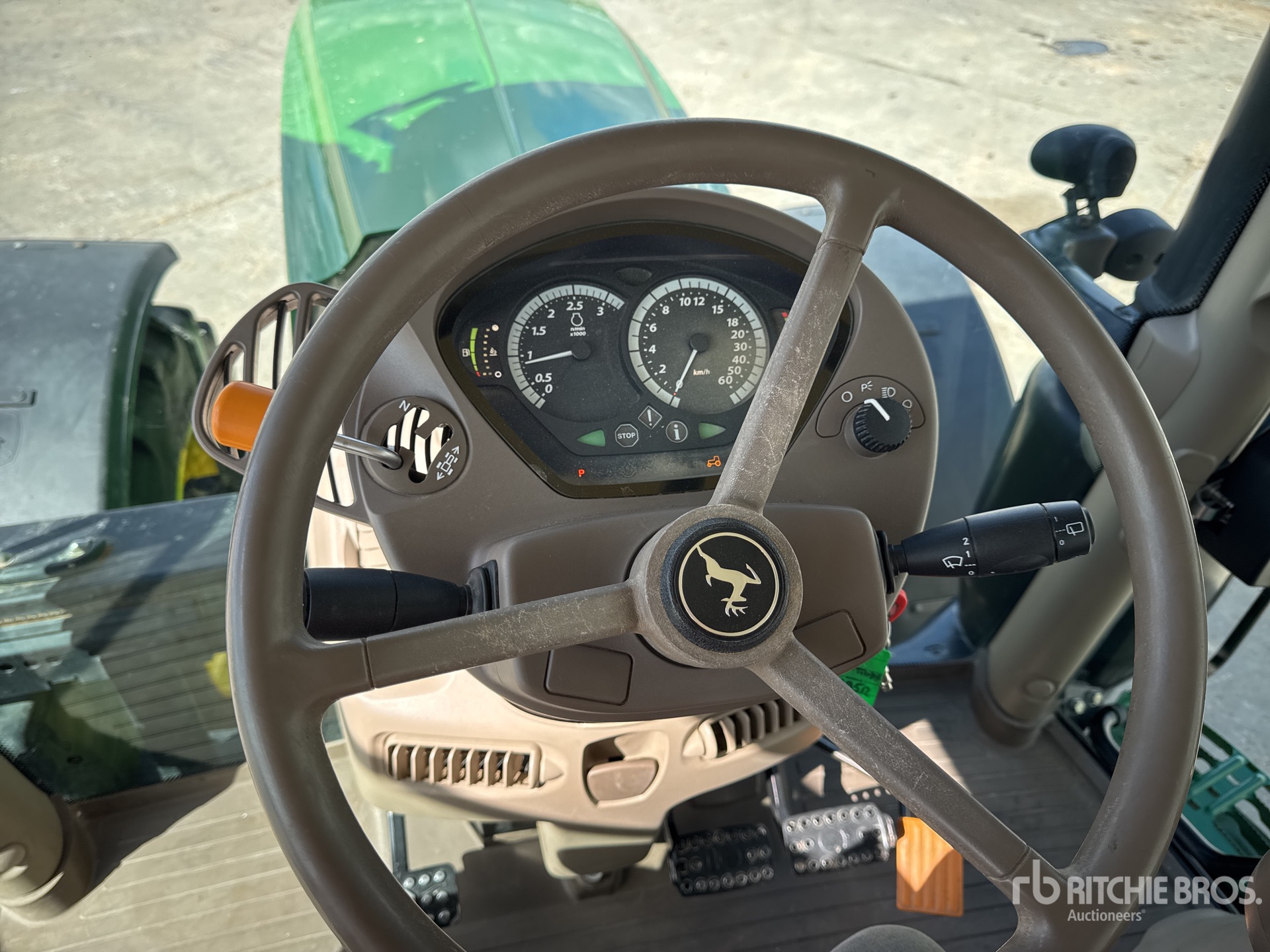 2016 John Deere 6195R