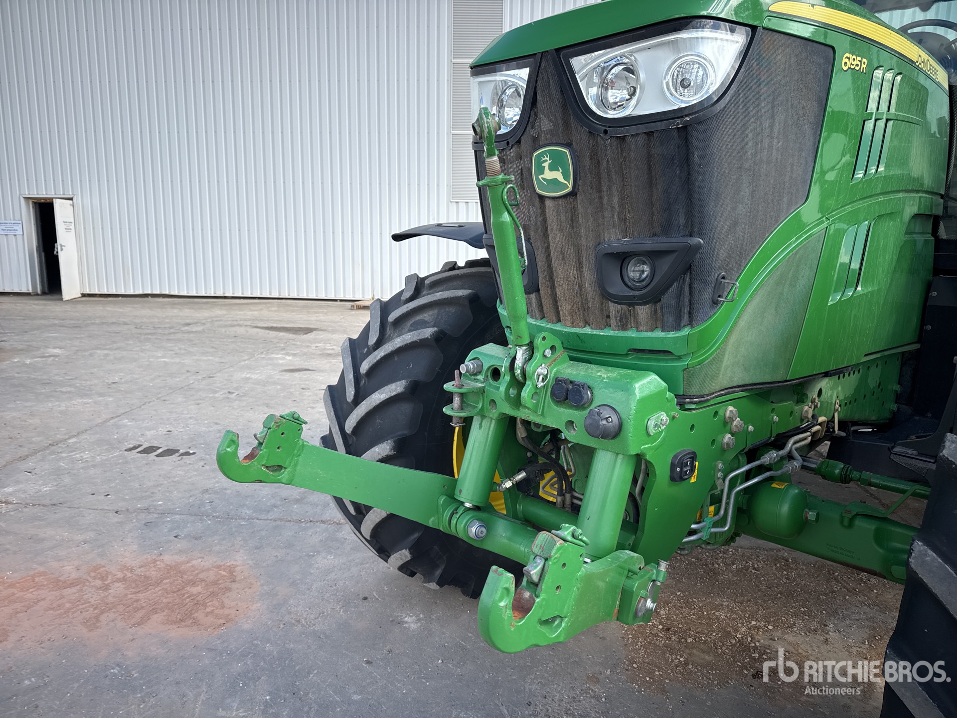 2016 John Deere 6195R