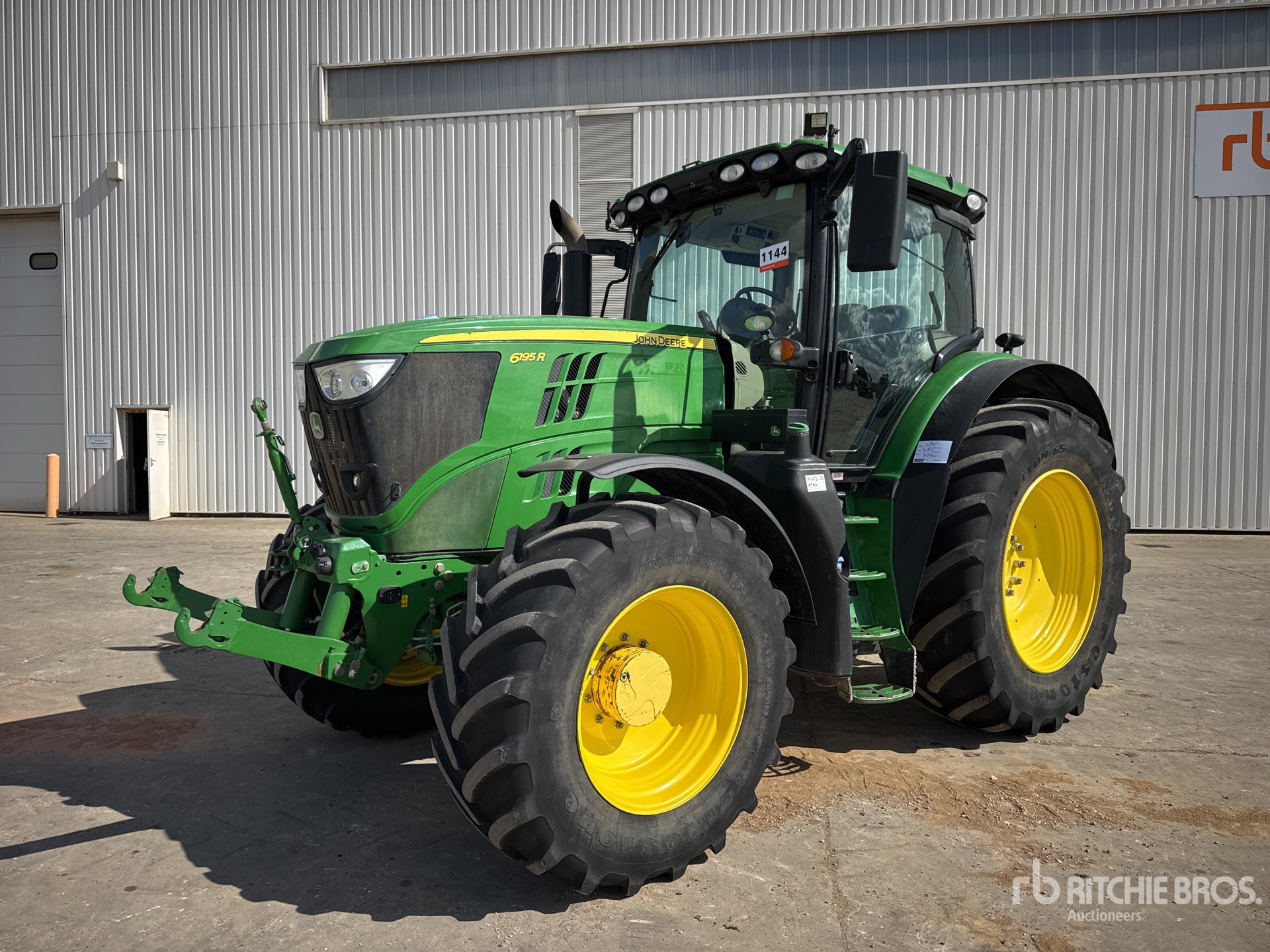 2016 John Deere 6195R