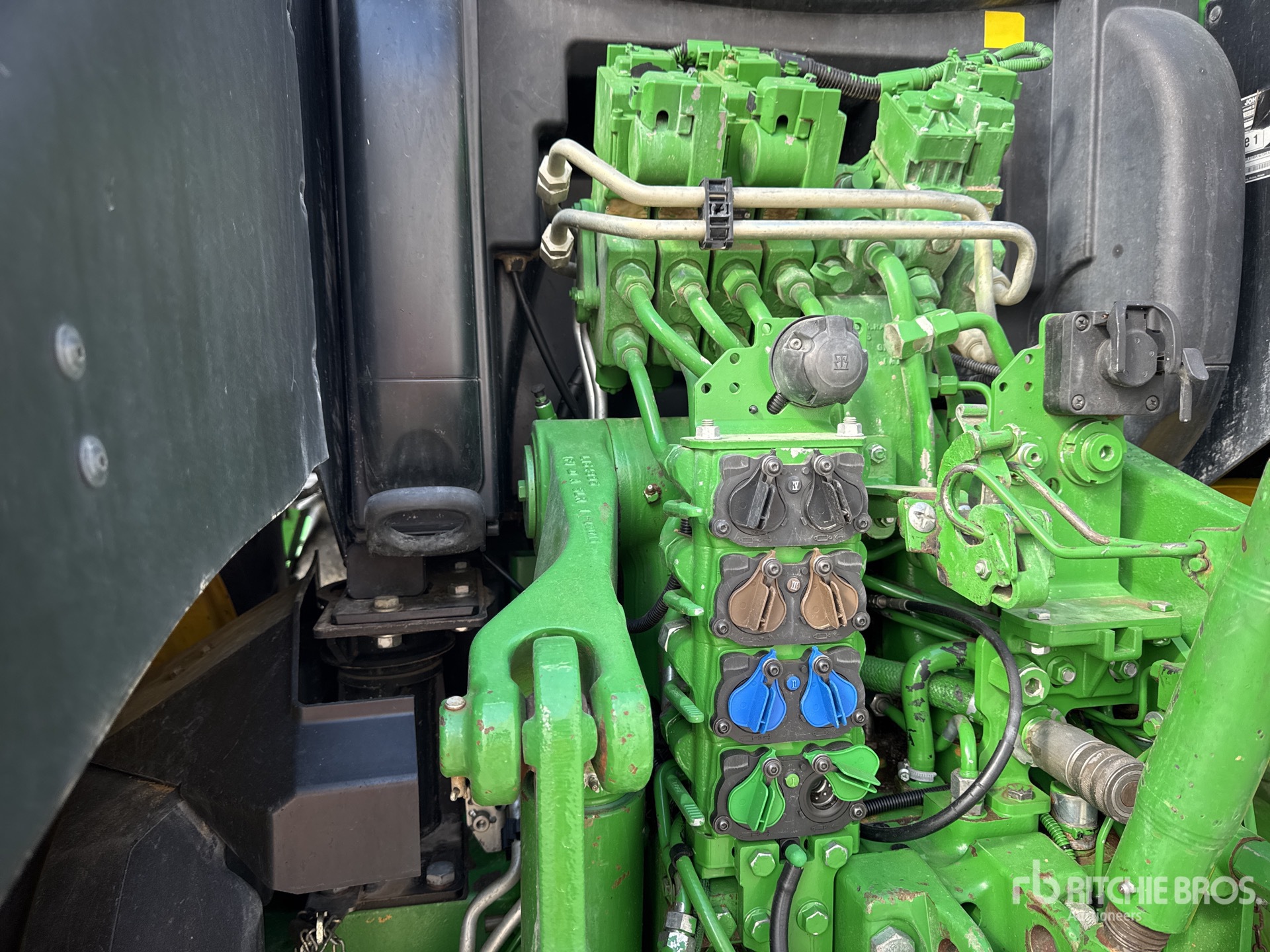 2016 John Deere 6195R
