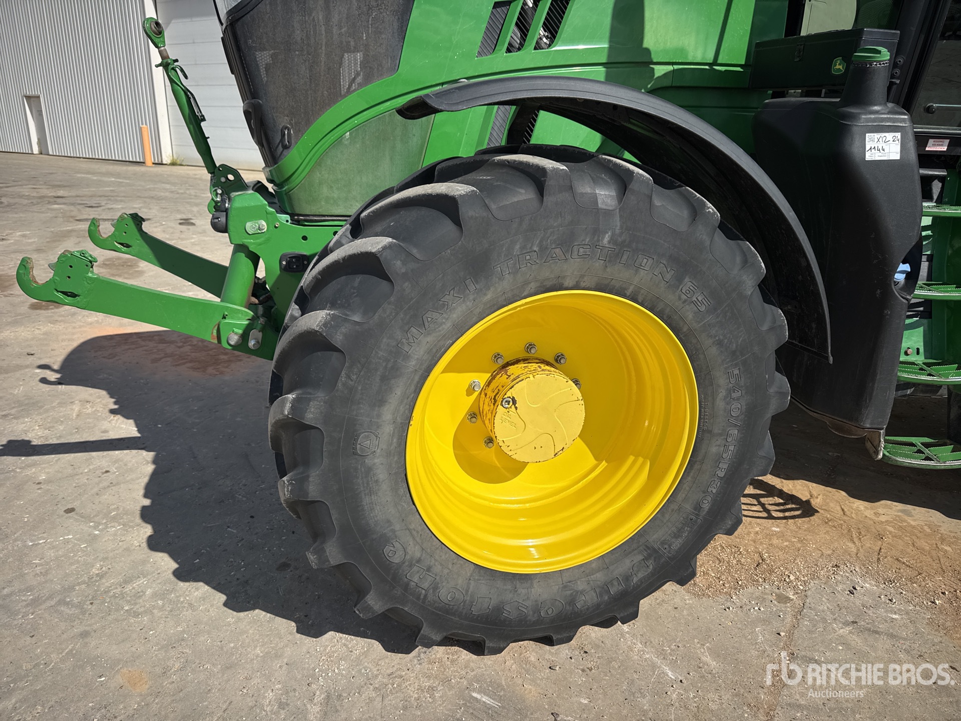 2016 John Deere 6195R