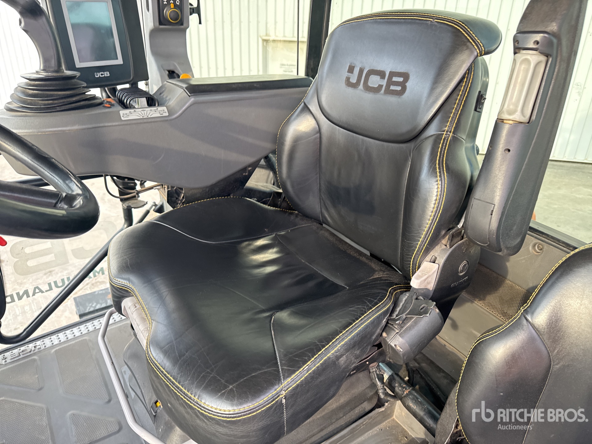 2019 JCB Fastrac 4220