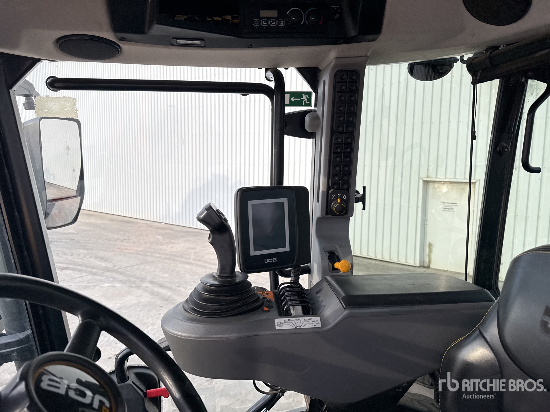 2019 JCB Fastrac 4220