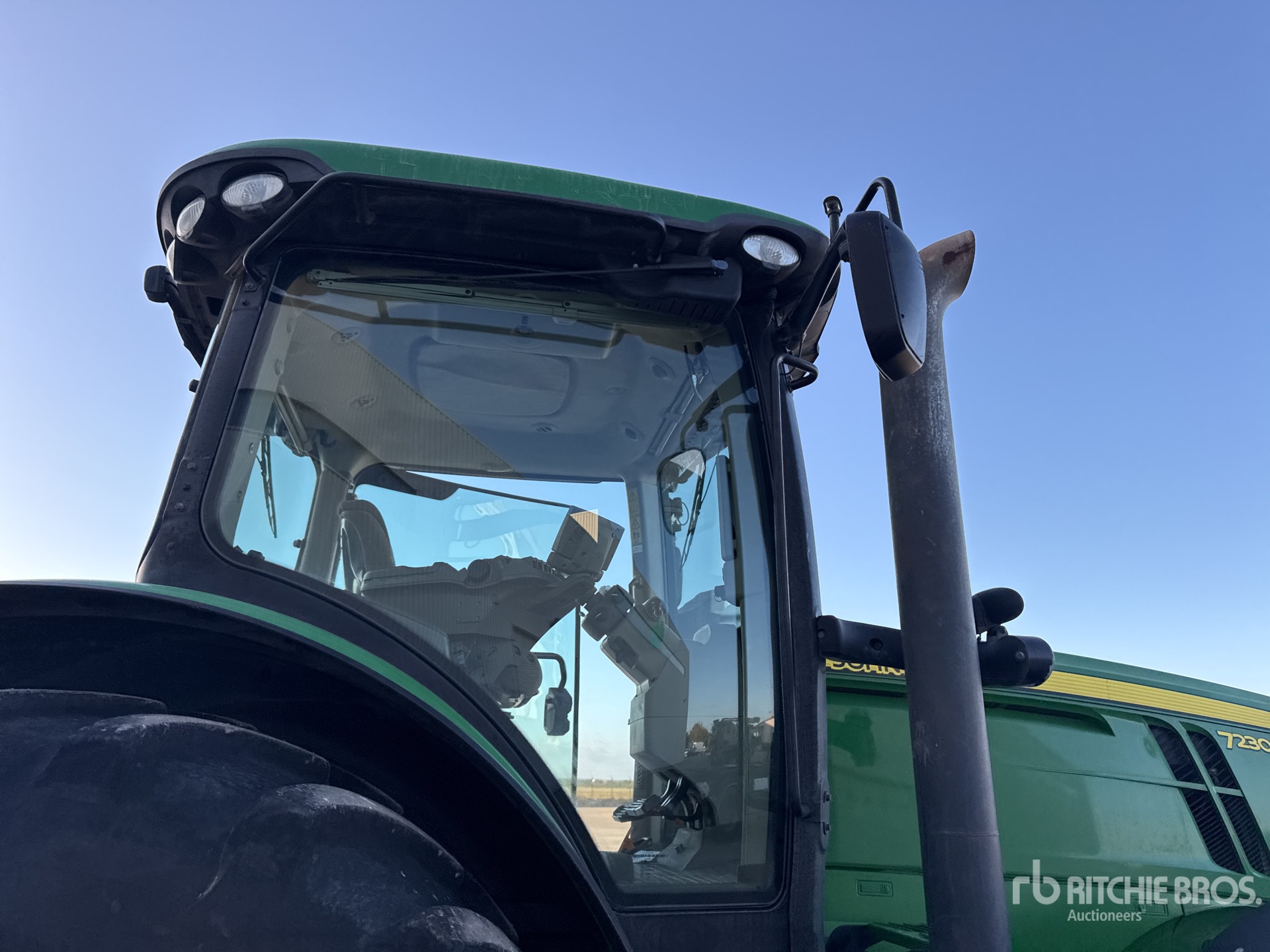 2014 John Deere 7230R