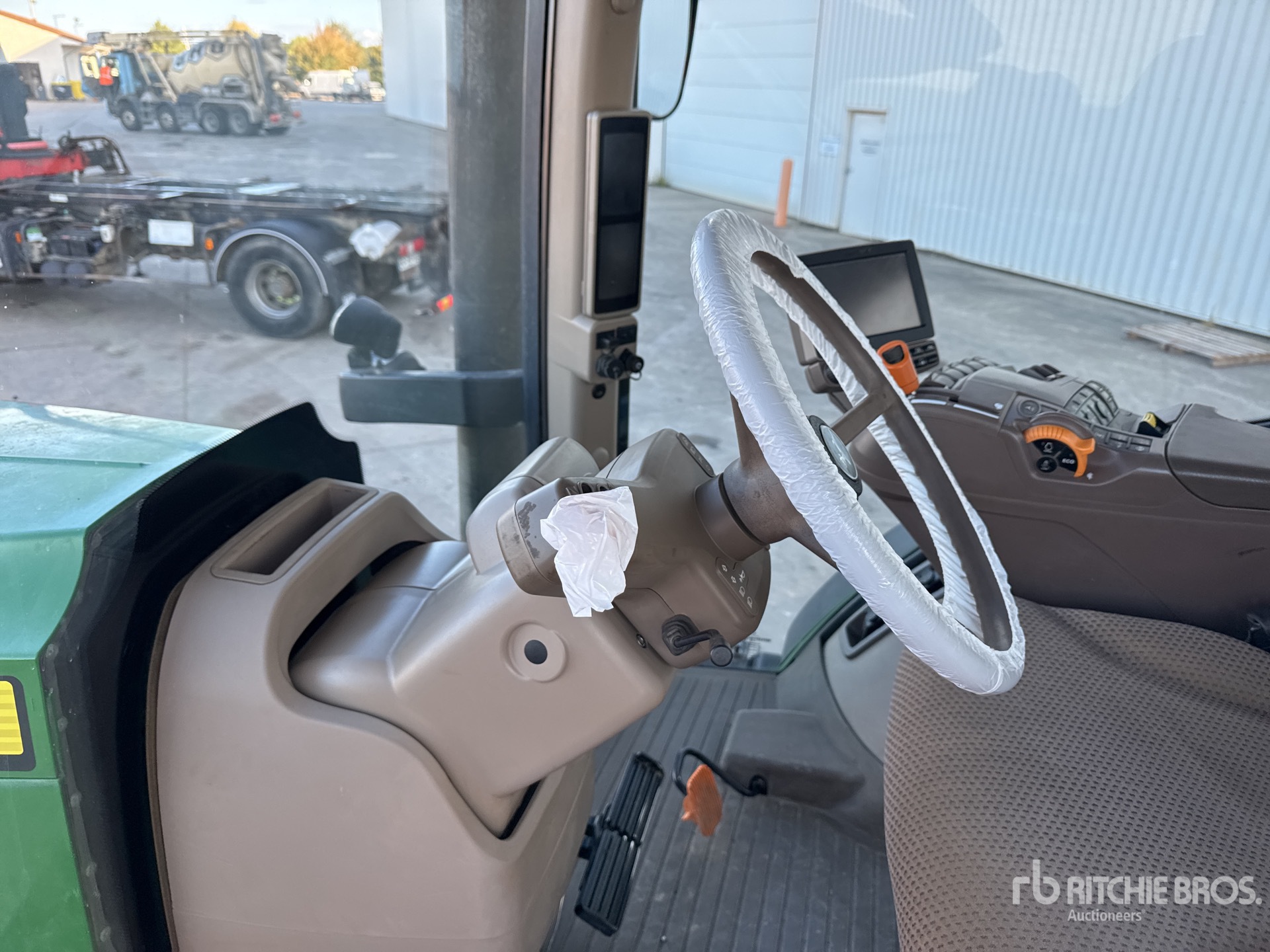 2014 John Deere 7230R