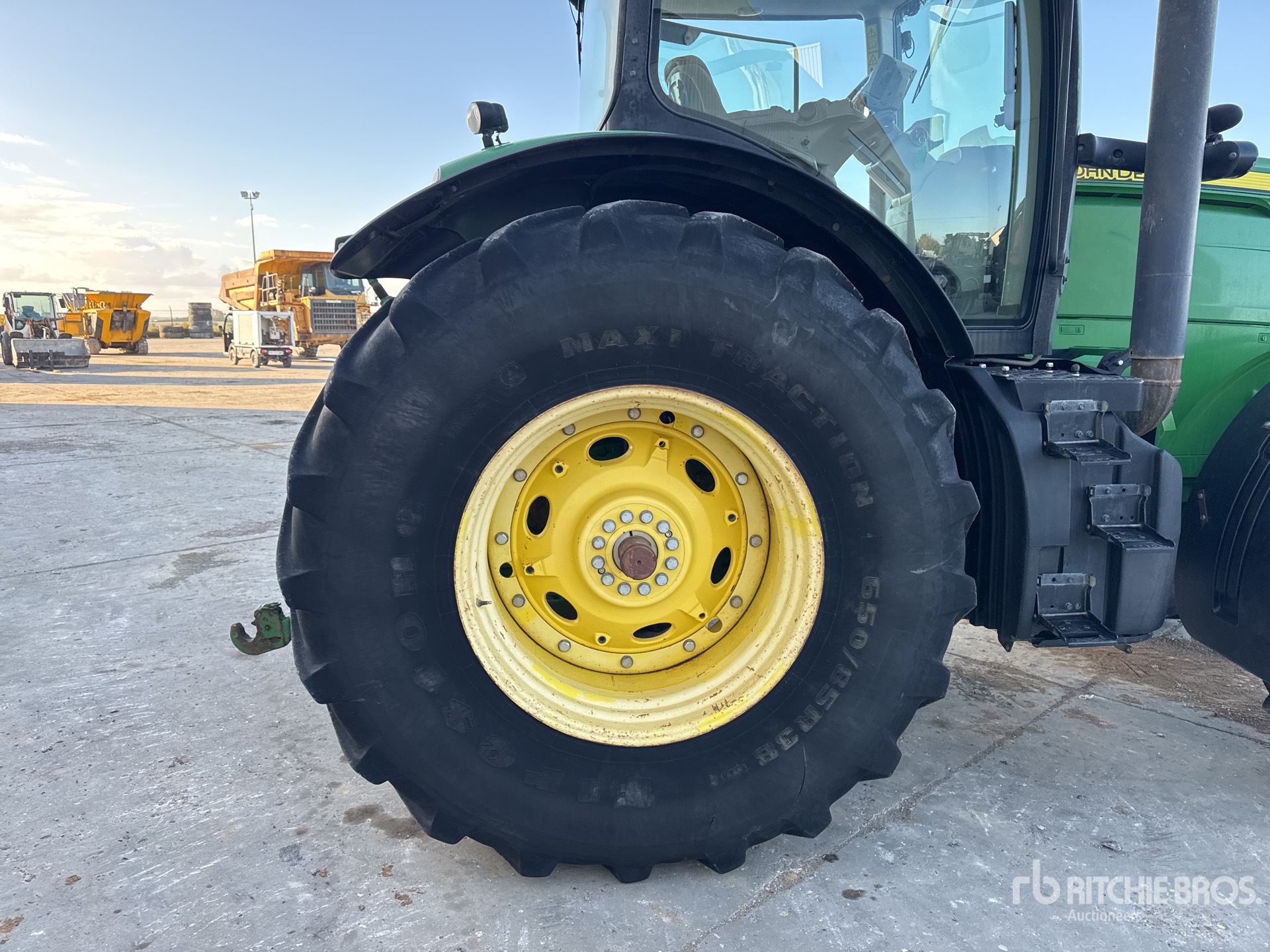 2014 John Deere 7230R