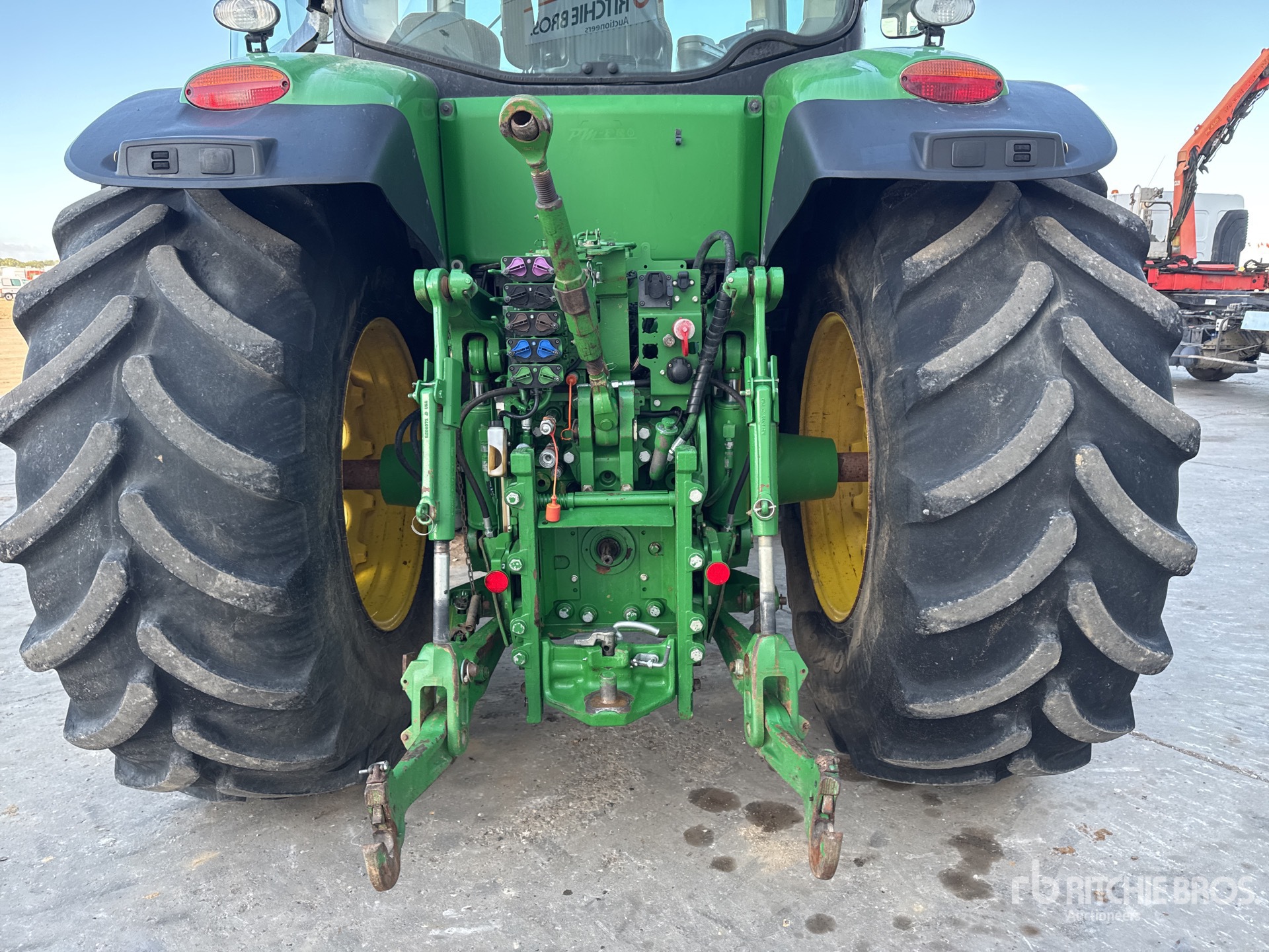 2014 John Deere 7230R