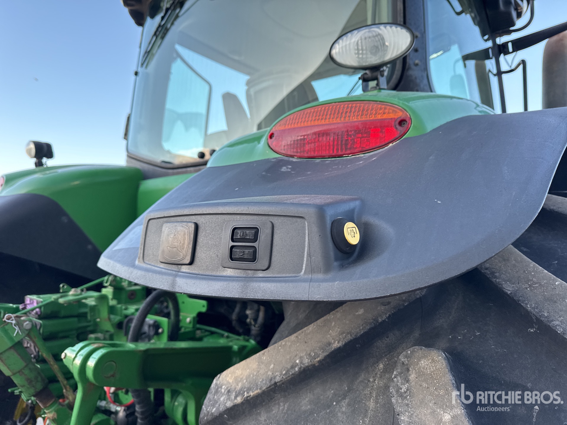 2014 John Deere 7230R