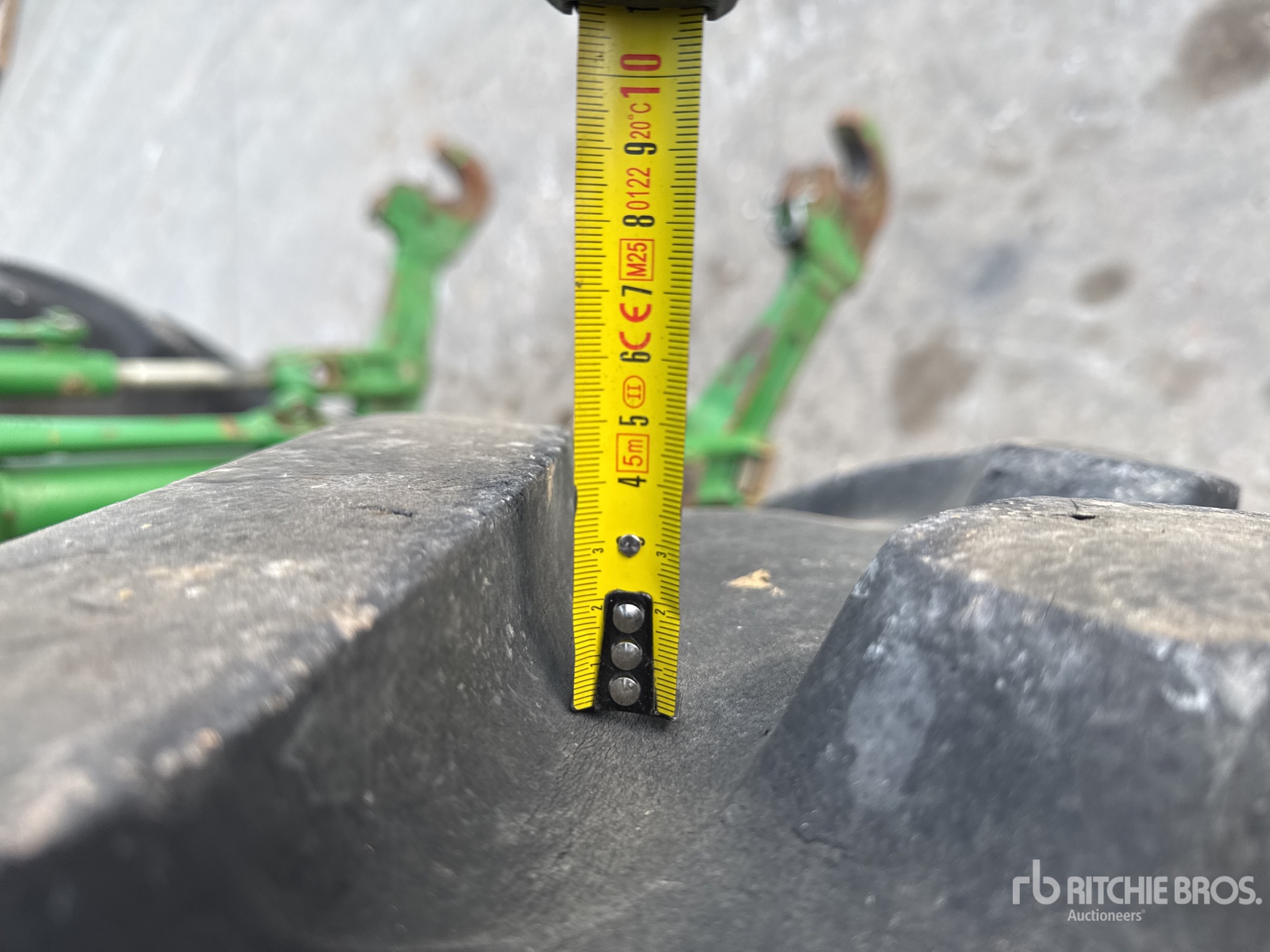 2014 John Deere 7230R
