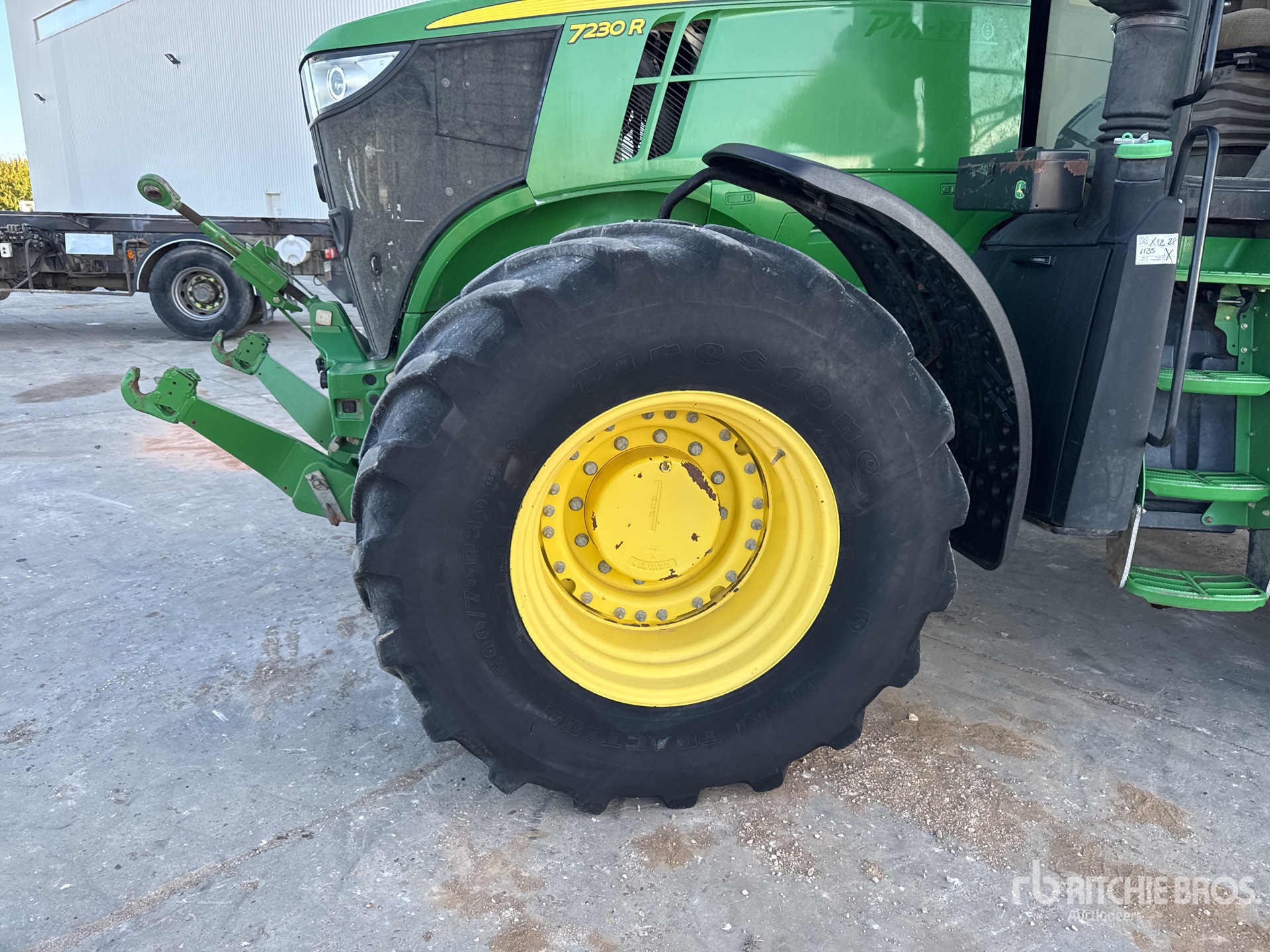 2014 John Deere 7230R