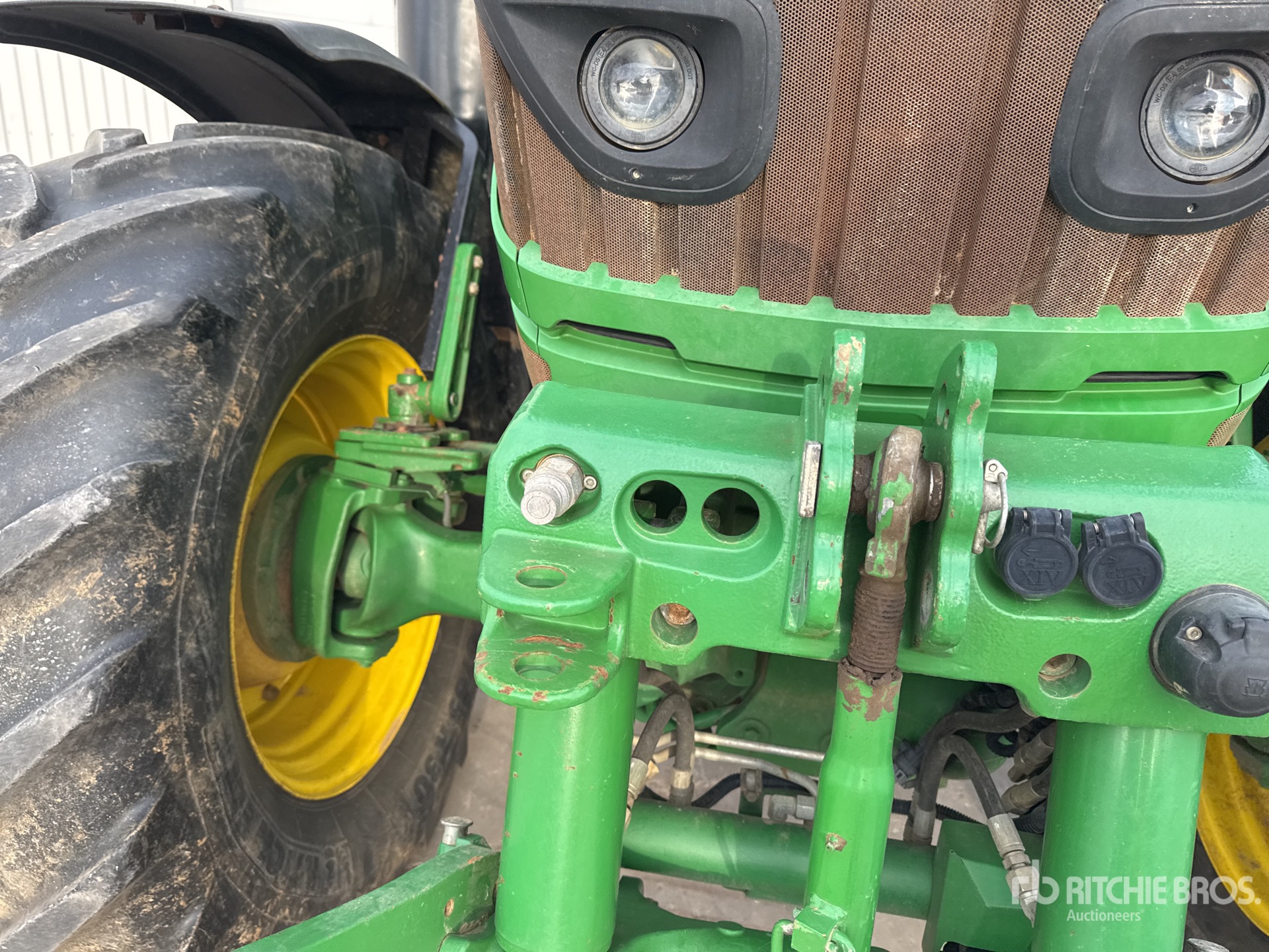 2015 John Deere 6175R