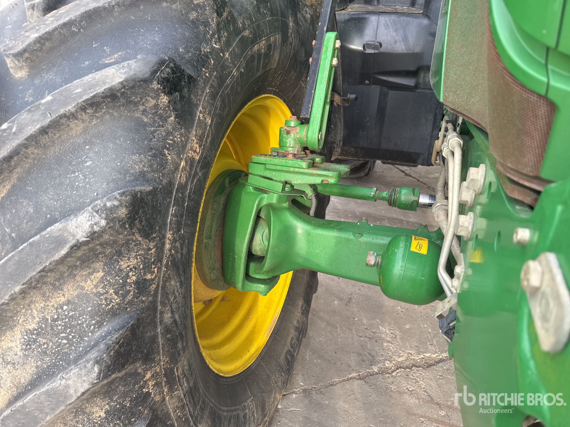 2015 John Deere 6175R
