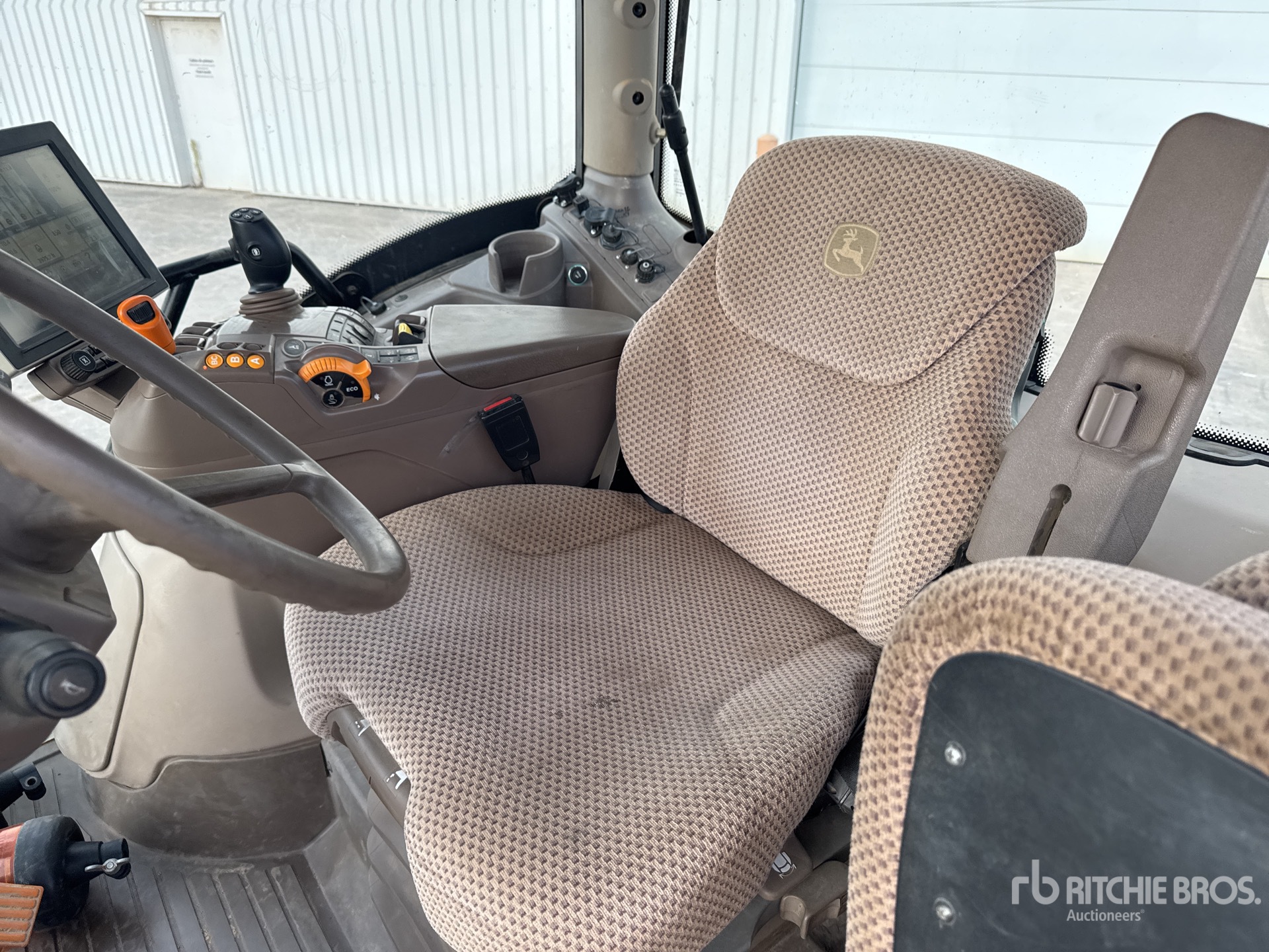 2015 John Deere 6175R