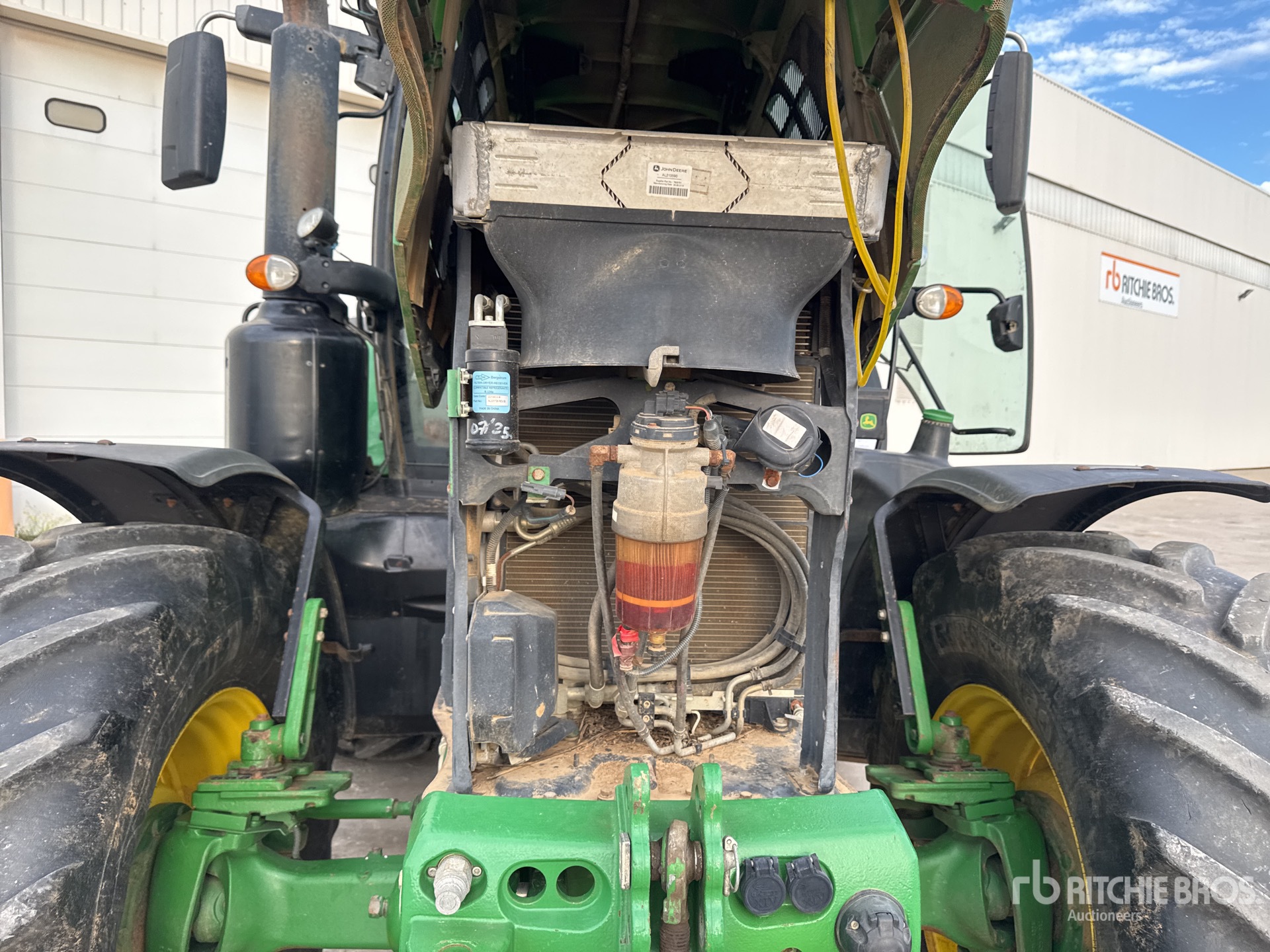 2015 John Deere 6175R