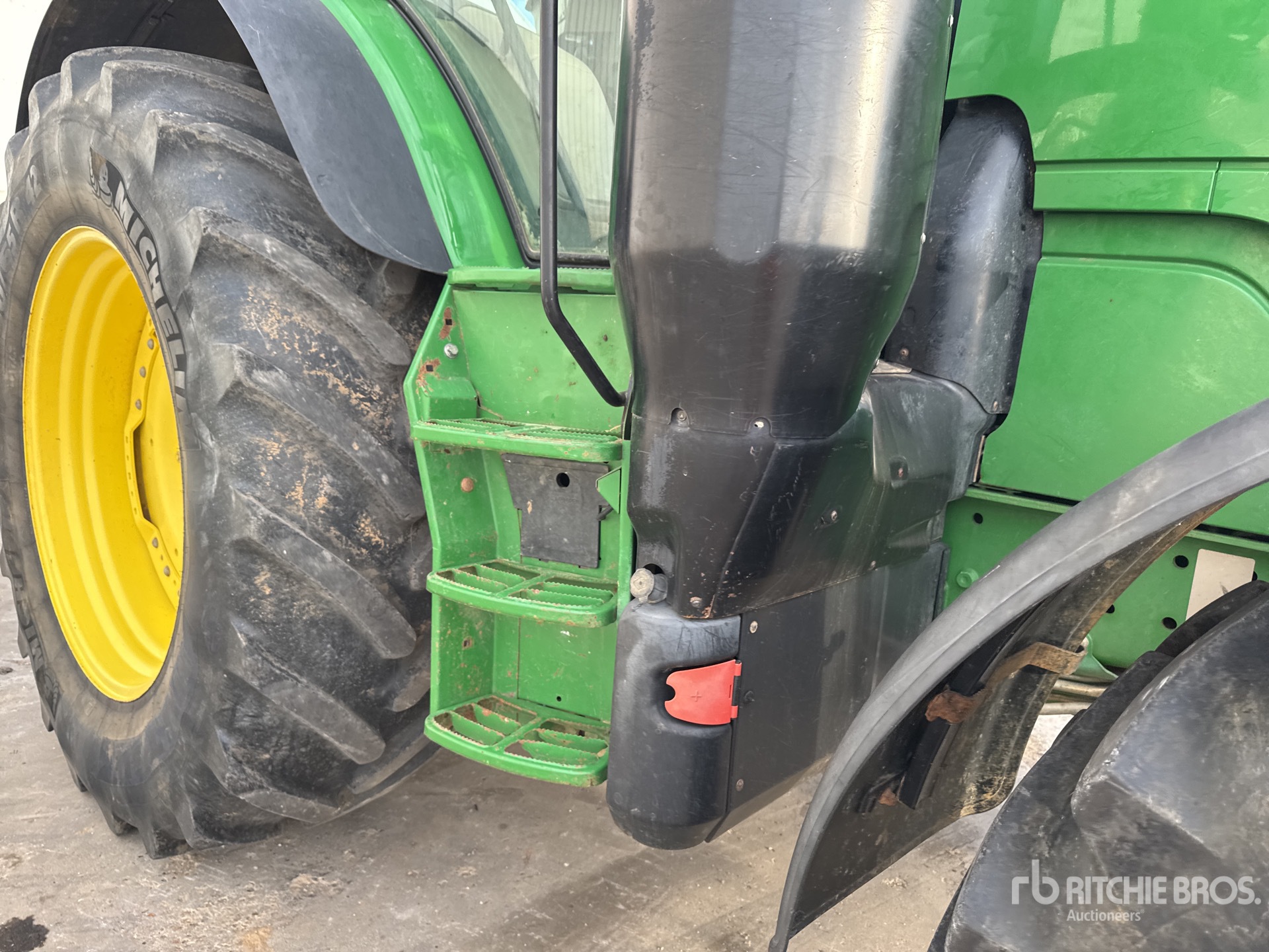 2015 John Deere 6175R