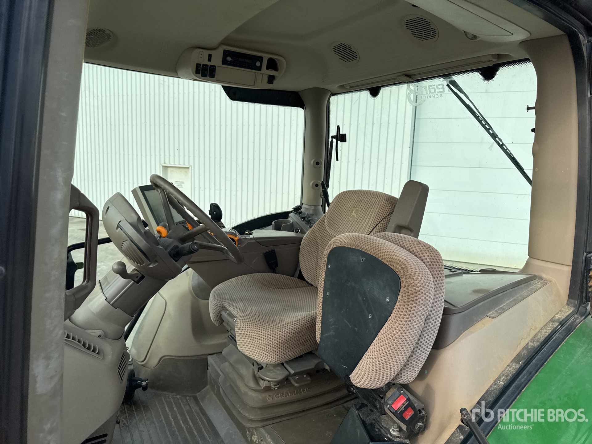 2015 John Deere 6175R