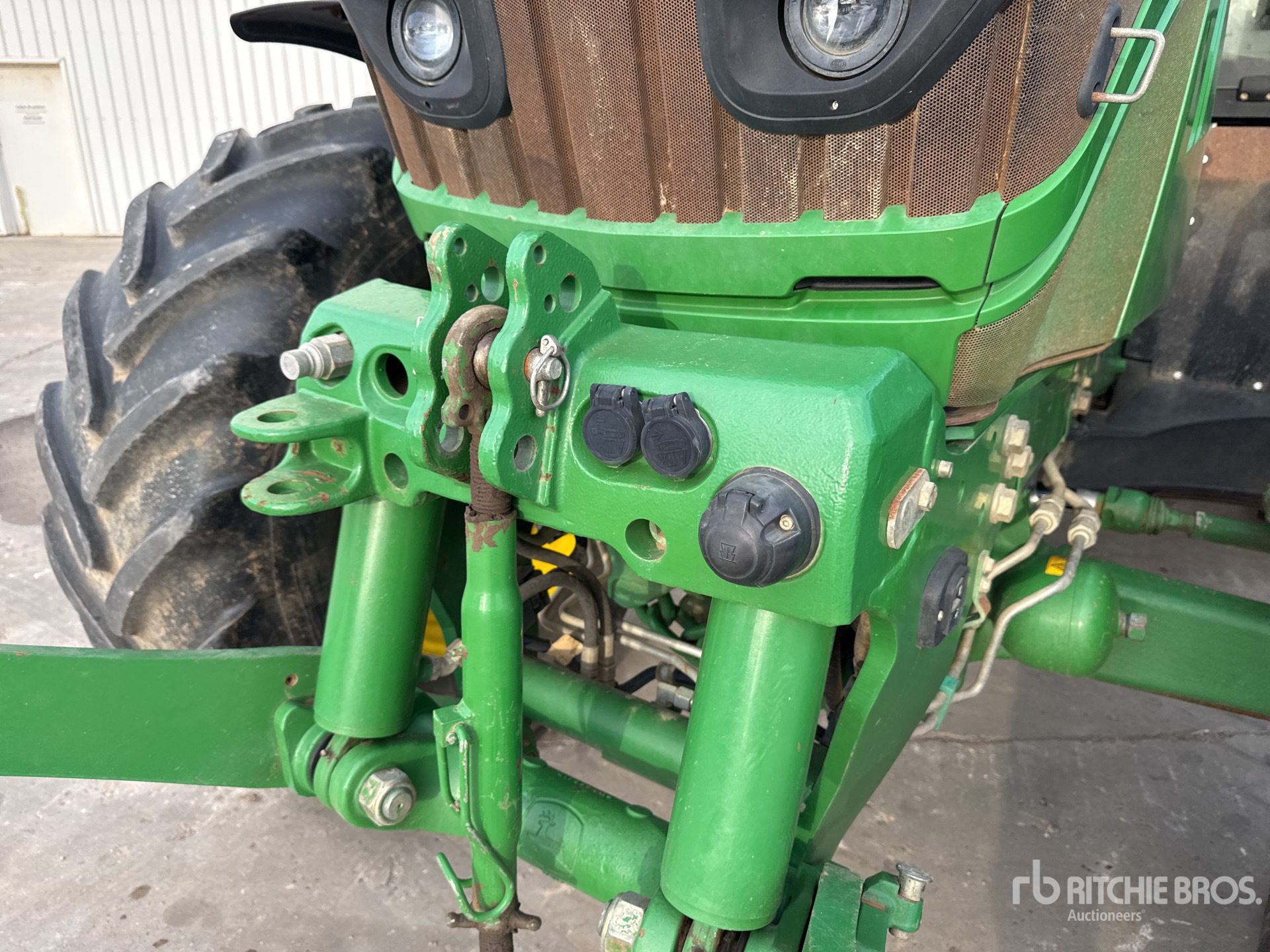 2015 John Deere 6175R