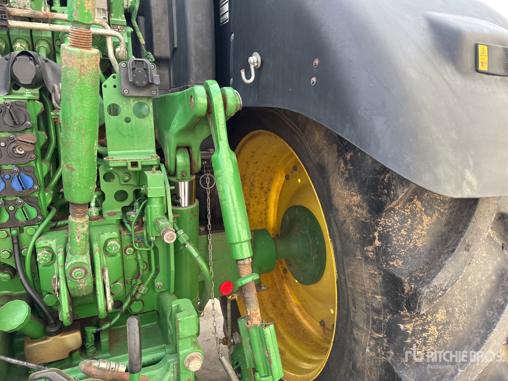 2015 John Deere 6175R