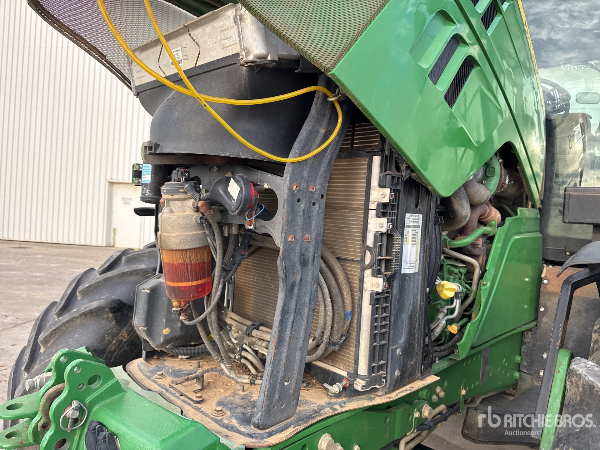 2015 John Deere 6175R