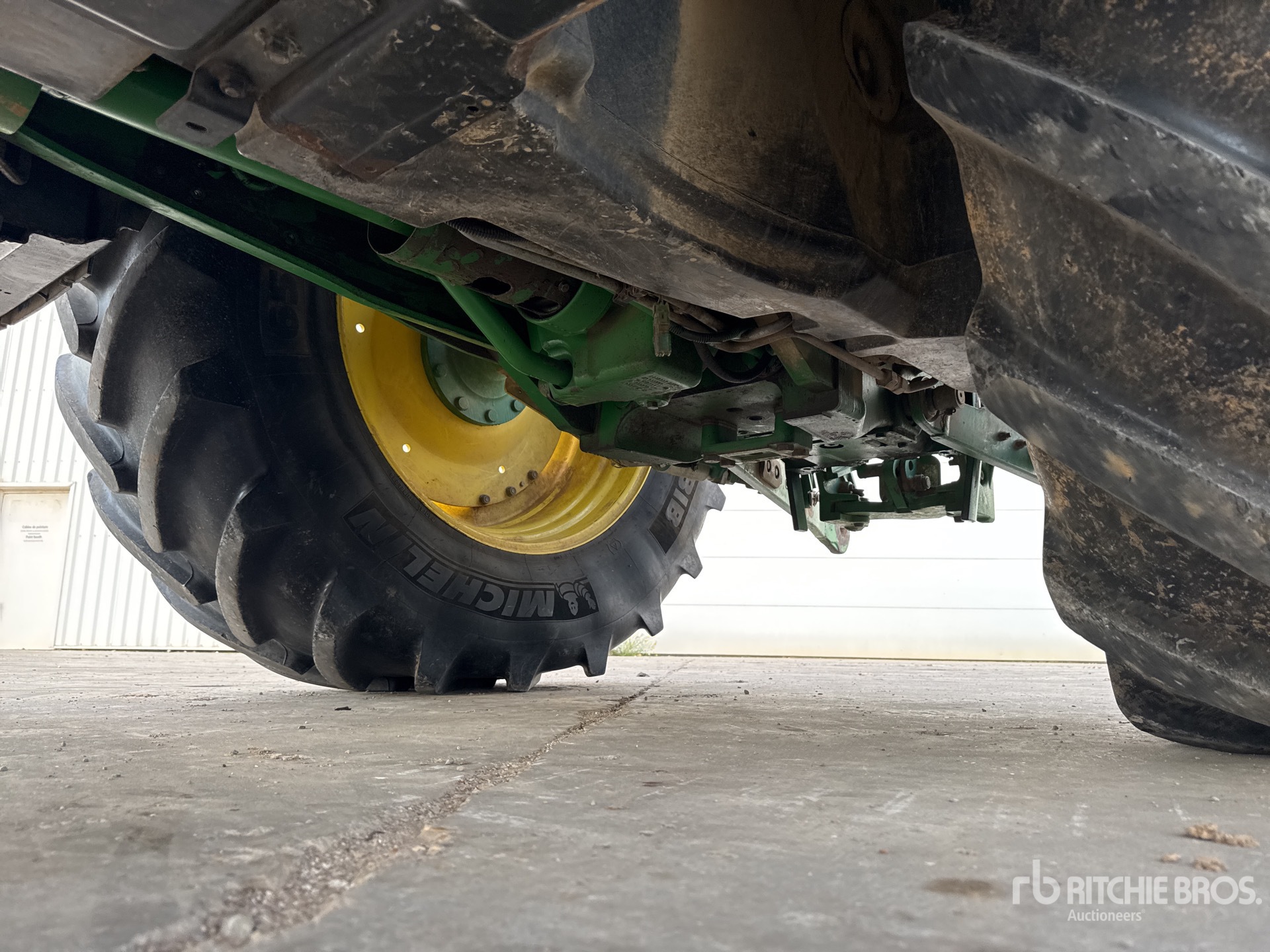 2015 John Deere 6175R