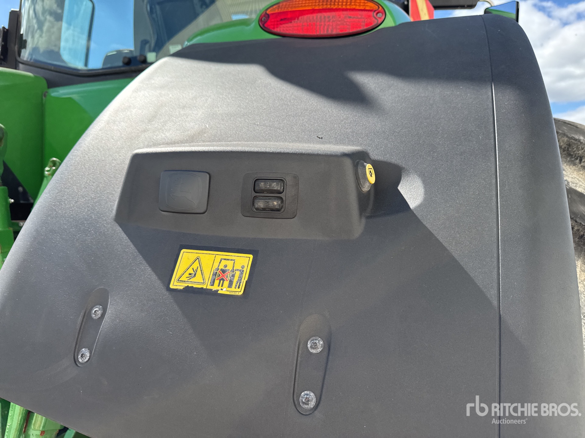 2019 John Deere 8370R