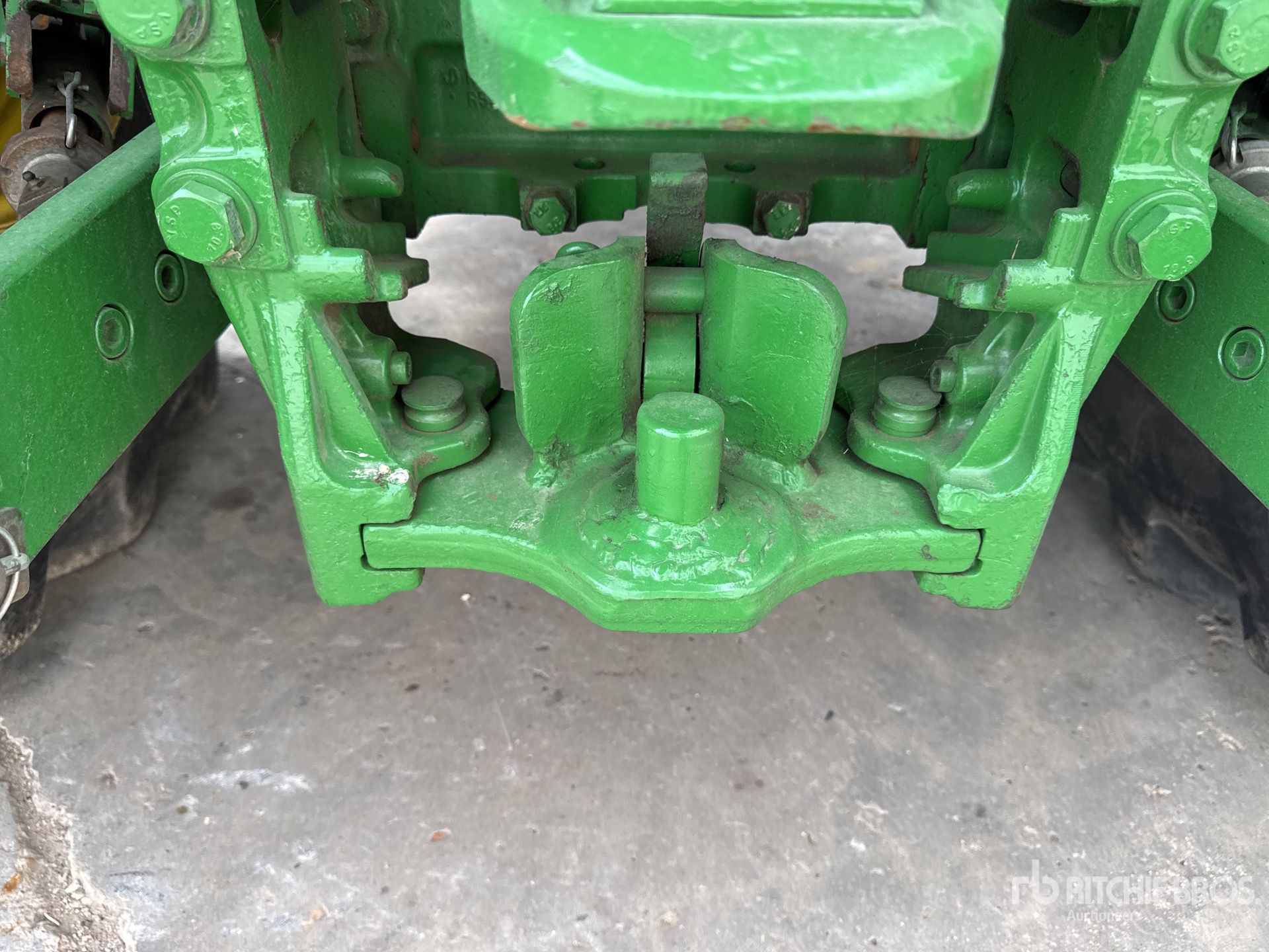 2018 John Deere 6215R