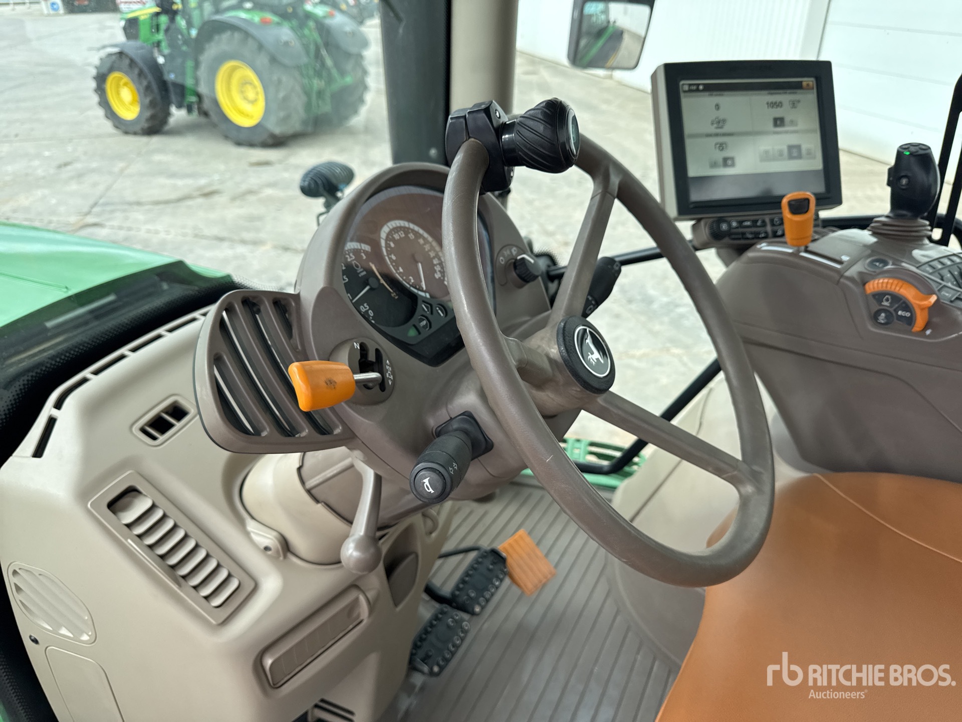 2018 John Deere 6215R