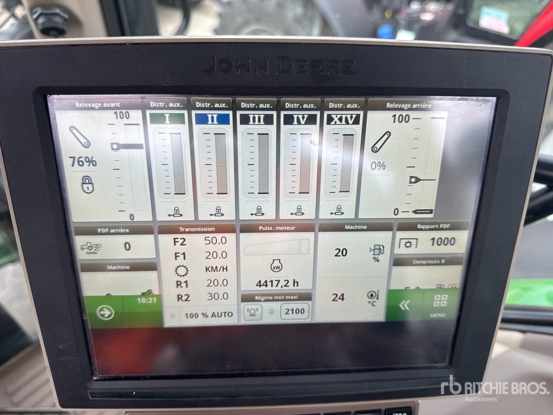2018 John Deere 6215R