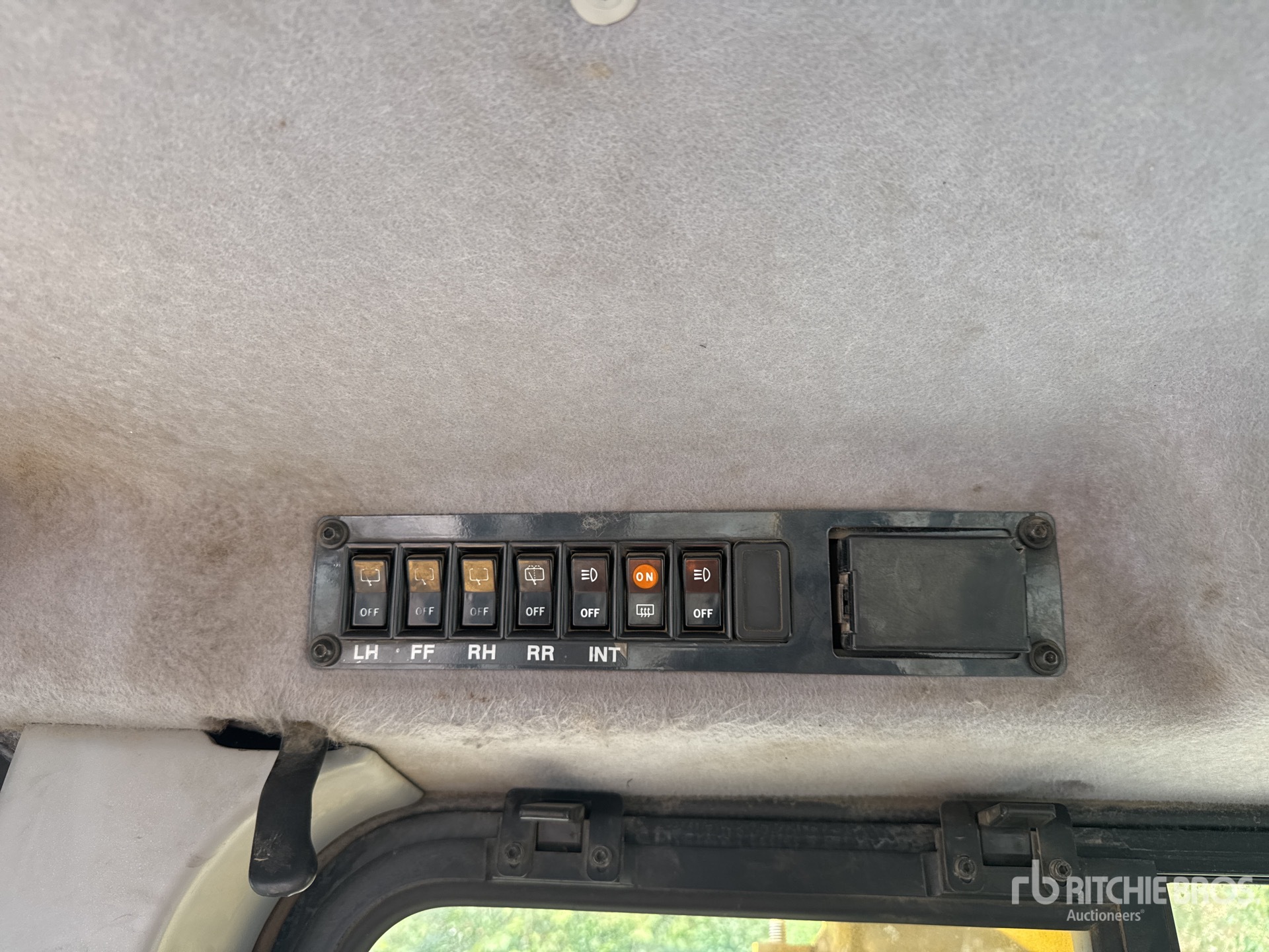 2012 Komatsu D61PX-15E0