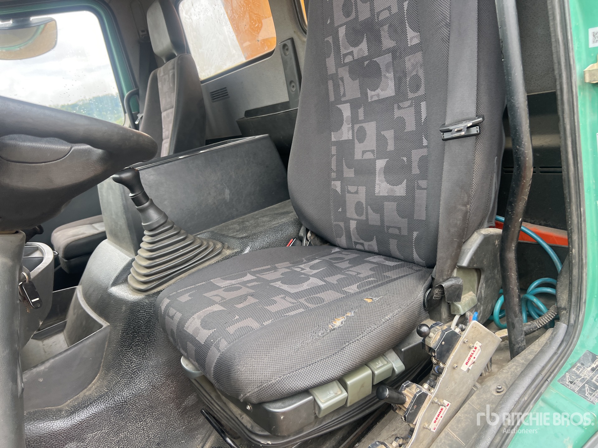 2006 Mercedes-Benz AXOR 1828