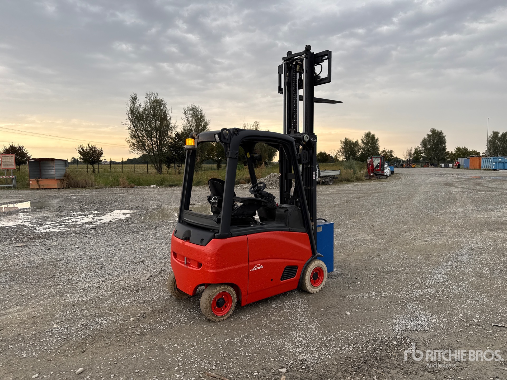 2012 Linde E16PH-01