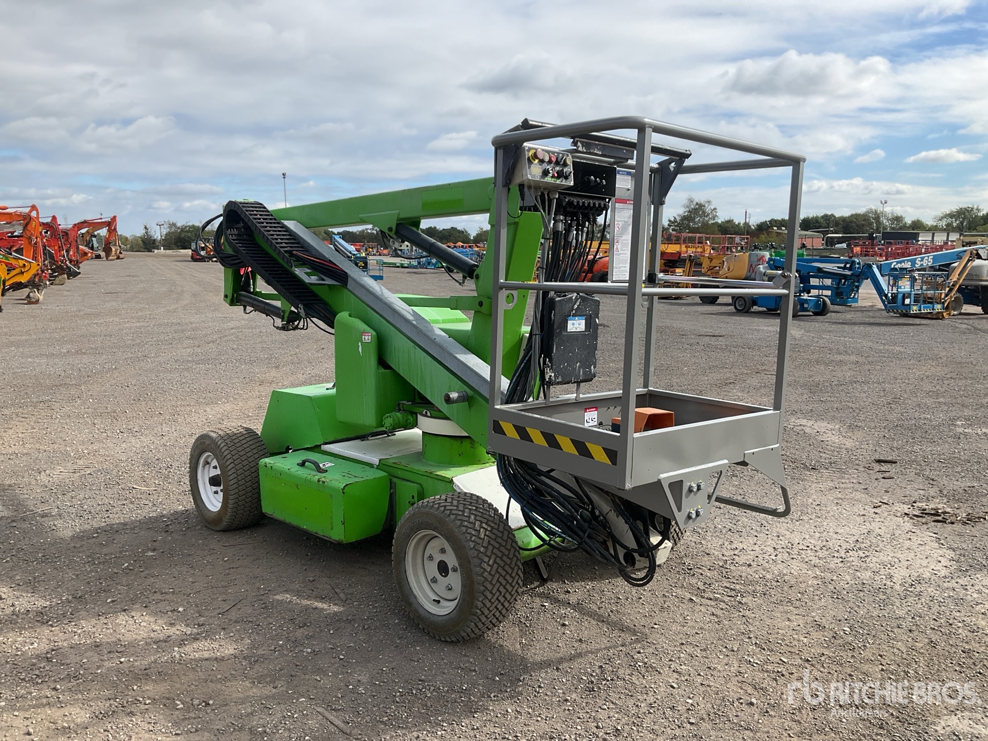 2015 Niftylift HR12NDE
