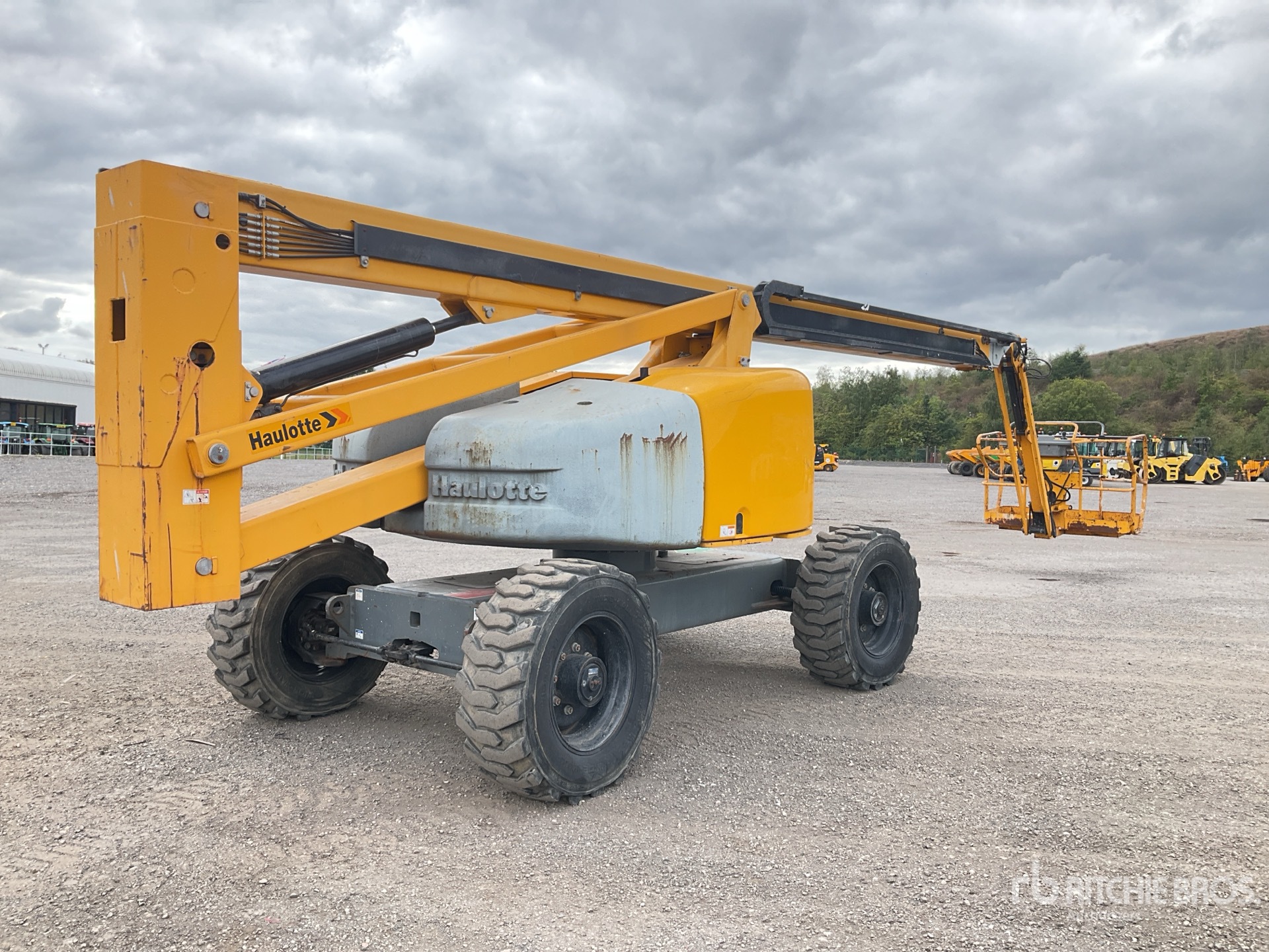 2016 Haulotte HA260PX