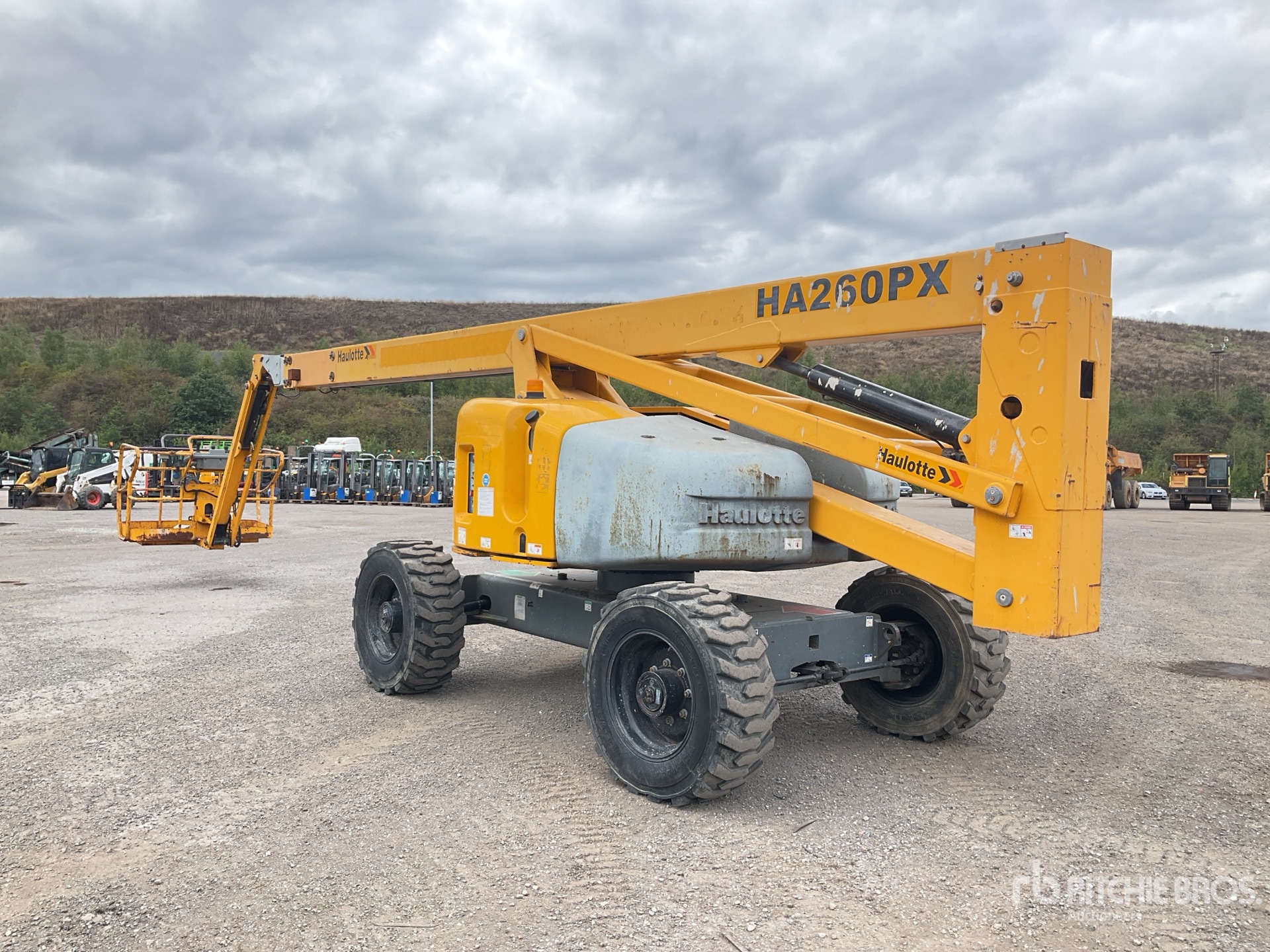 2016 Haulotte HA260PX