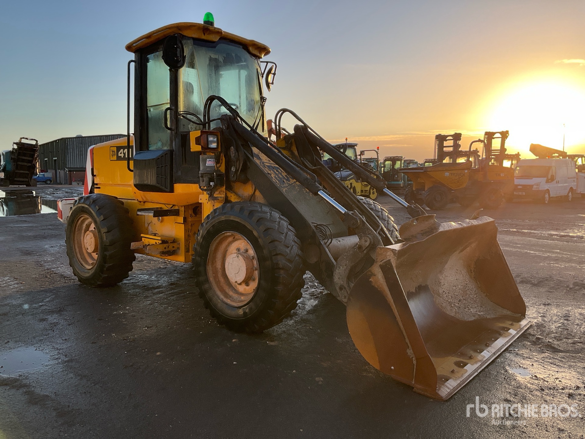2004 JCB 411