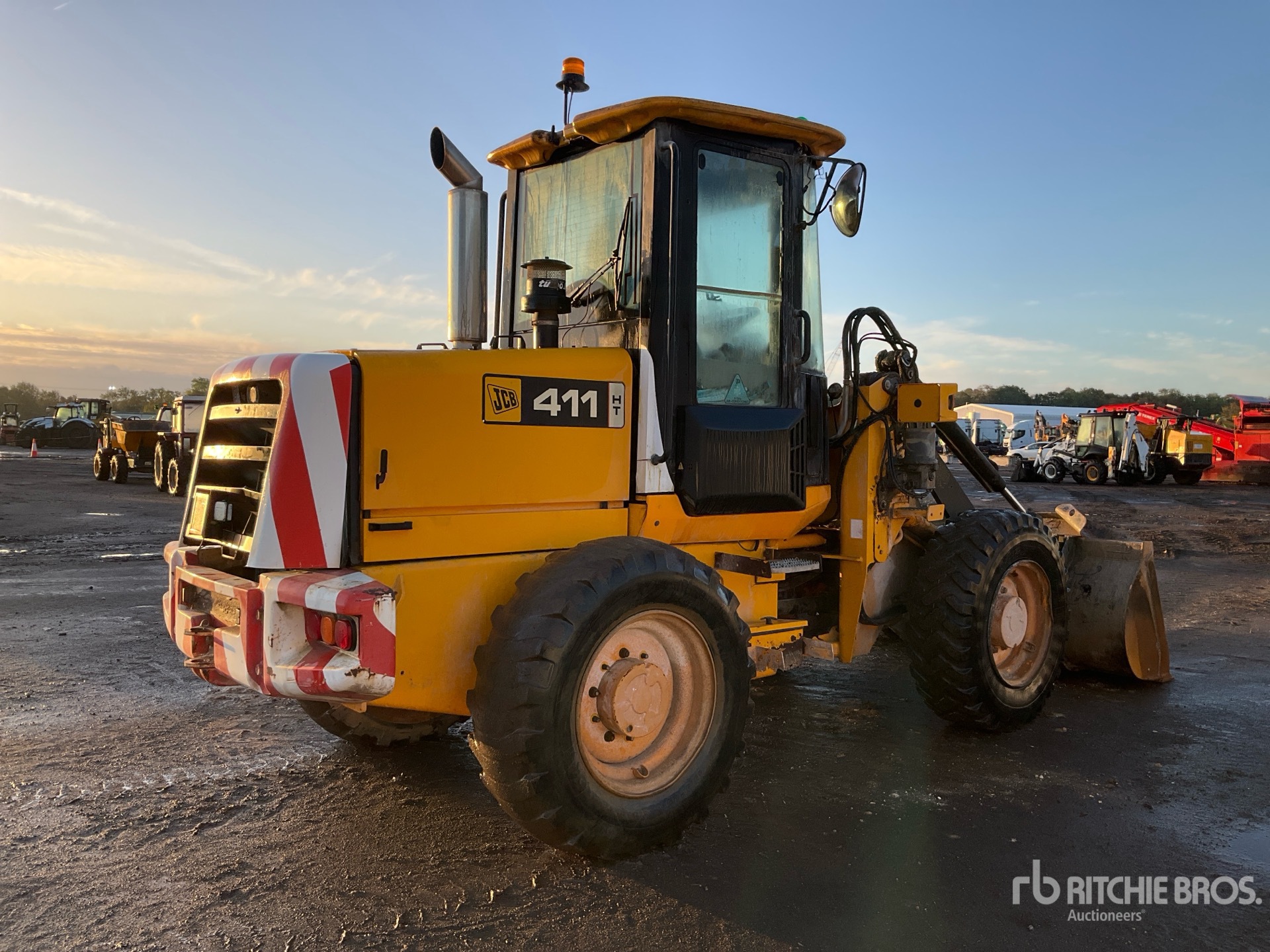2004 JCB 411