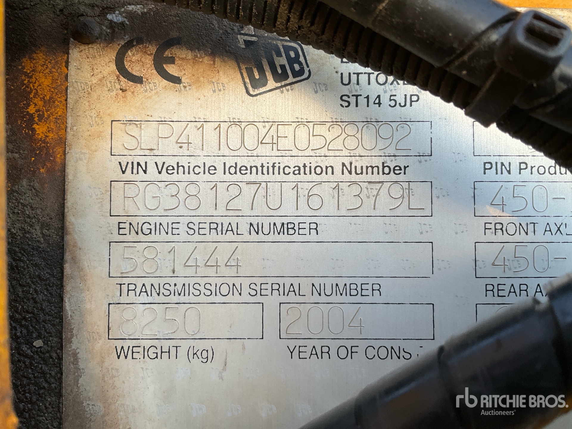 2004 JCB 411