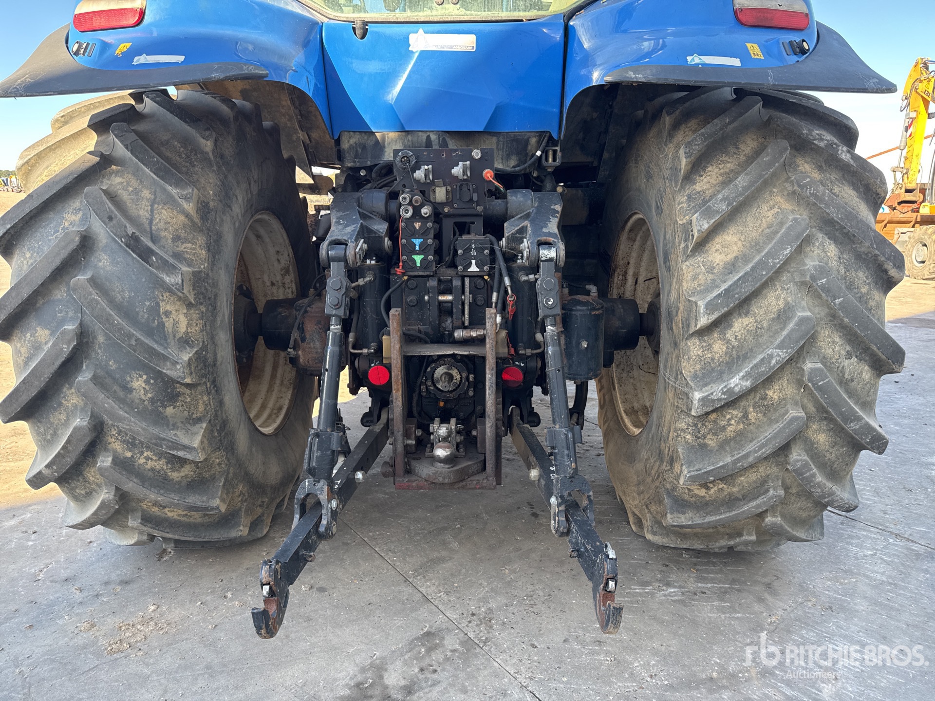 2012 New Holland T8.330