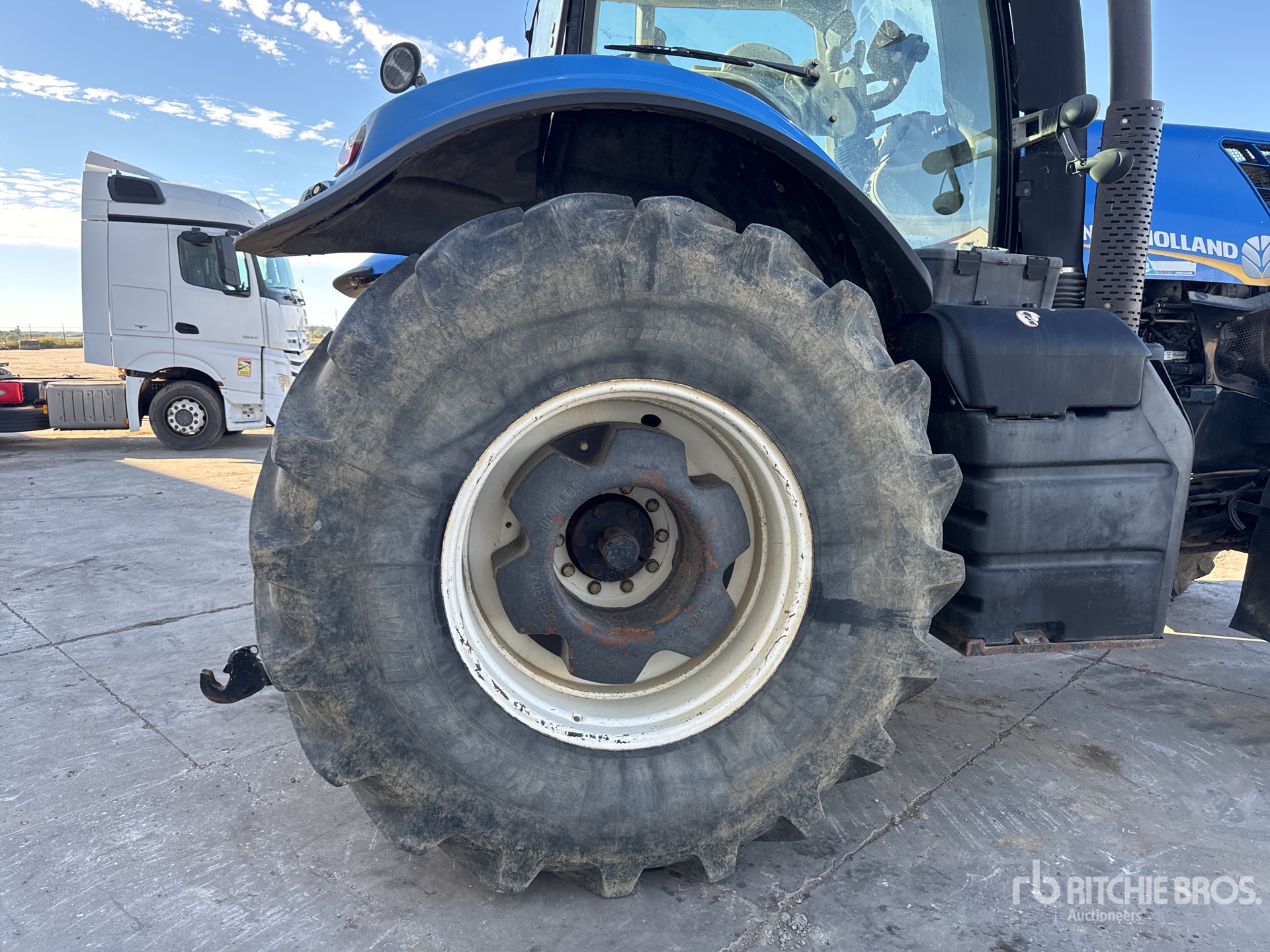 2012 New Holland T8.330