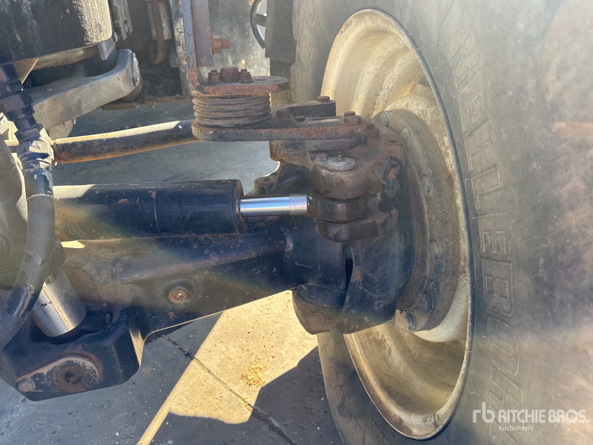 2012 New Holland T8.330